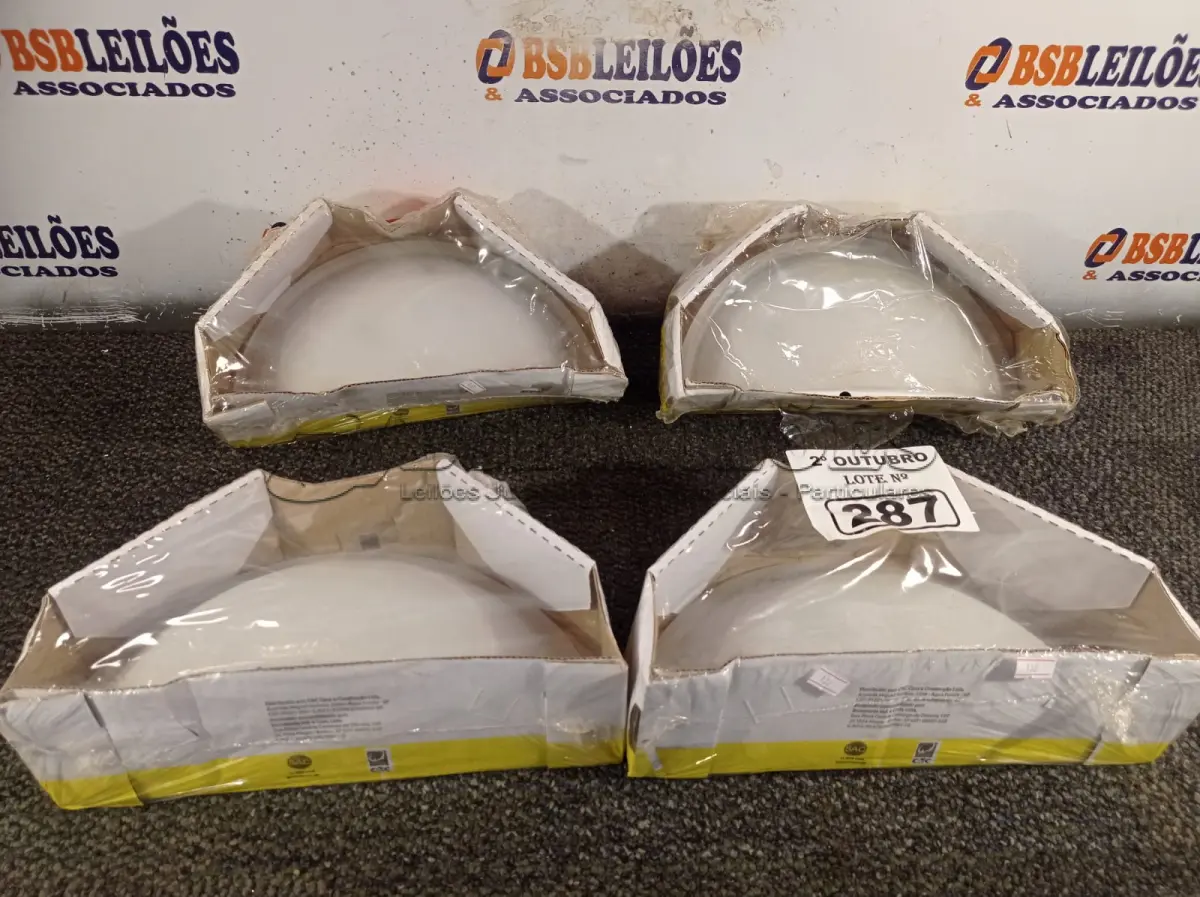 LOTE 287 - 04 ARANDELAS 30CM. (NO ESTADO) ATENÇÃO! FAZER A VISITAÇÃO ANTES DE ARREMATAR, NÃO SABEMOS SE FUNCIONA. LEILÃO NÃO TEM GARANTIA E NEM DEVOLUÇÃO, SUJEITO A POSSÍVEIS AVARIAS VISÍVEIS/OCULTAS E/OU AUSÊNCIA DE COMPONENTES.