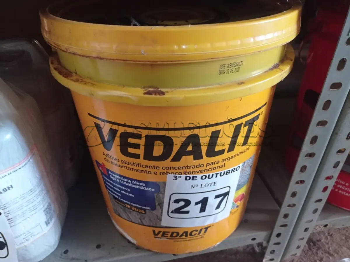 LOTE 217 - 01 BALDE DE VEDALIT, ADITIVO PLASTIFICANTE CONCENTRADO PARA ARGAMASSAS DE ASSENTAMENTO E REBOCO CONVENCIONAL 18L. (NO ESTADO) ATENÇÃO! FAZER A VISITAÇÃO ANTES DE ARREMATAR, NÃO SABEMOS SE FUNCIONA. LEILÃO NÃO TEM GARANTIA E NEM DEVOLUÇÃO, SUJEITO A POSSÍVEIS AVARIAS VISÍVEIS/OCULTAS E/OU AUSÊNCIA DE COMPONENTES.