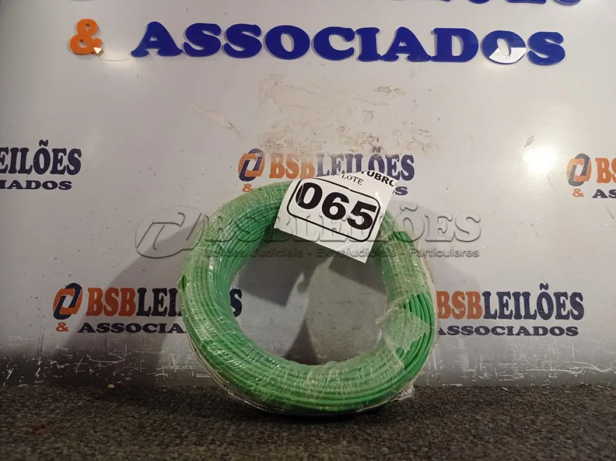 LOTE 065 - 01 ROLO DE CABO FLEXÍVEL 100M 1X 2,5MM NA COR VERDE(NOVO). (NO ESTADO) ATENÇÃO! FAZER A VISITAÇÃO ANTES DE ARREMATAR, NÃO SABEMOS SE FUNCIONA. LEILÃO NÃO TEM GARANTIA E NEM DEVOLUÇÃO, SUJEITO A POSSÍVEIS AVARIAS VISÍVEIS/OCULTAS E/OU AUSÊNCIA DE COMPONENTES.