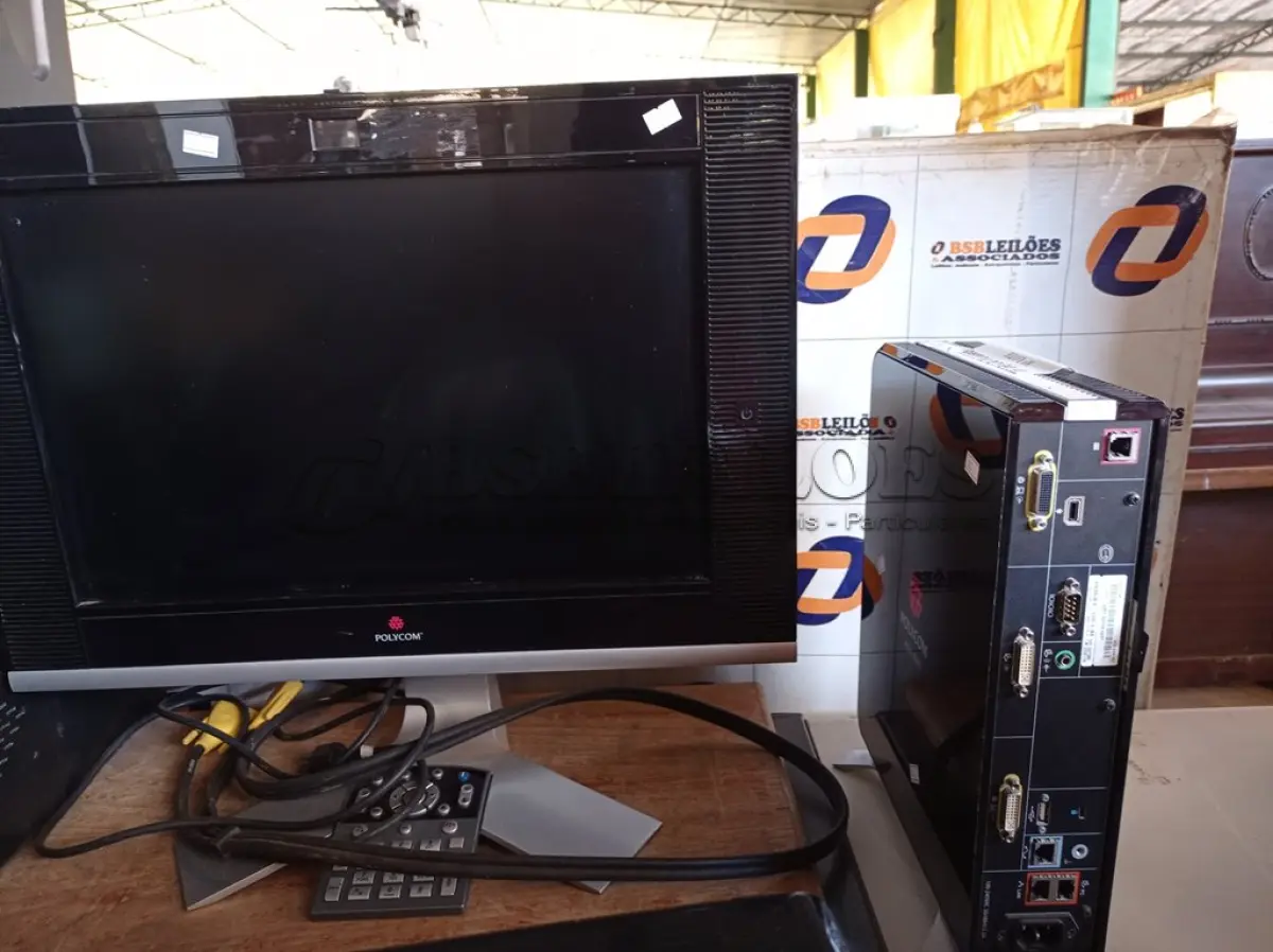 LOTE 093 - 01 EQUIPAMENTO DE VIDEOCONFERÊNCIA POLICOM HDX 4000. (NO ESTADO) ATENÇÃO! FAZER A VISITAÇÃO ANTES DE ARREMATAR, NÃO SABEMOS SE FUNCIONA. LEILÃO NÃO TEM GARANTIA E NEM DEVOLUÇÃO, SUJEITO A POSSÍVEIS AVARIAS VISÍVEIS/OCULTAS E/OU AUSÊNCIA DE COMPONENTES.