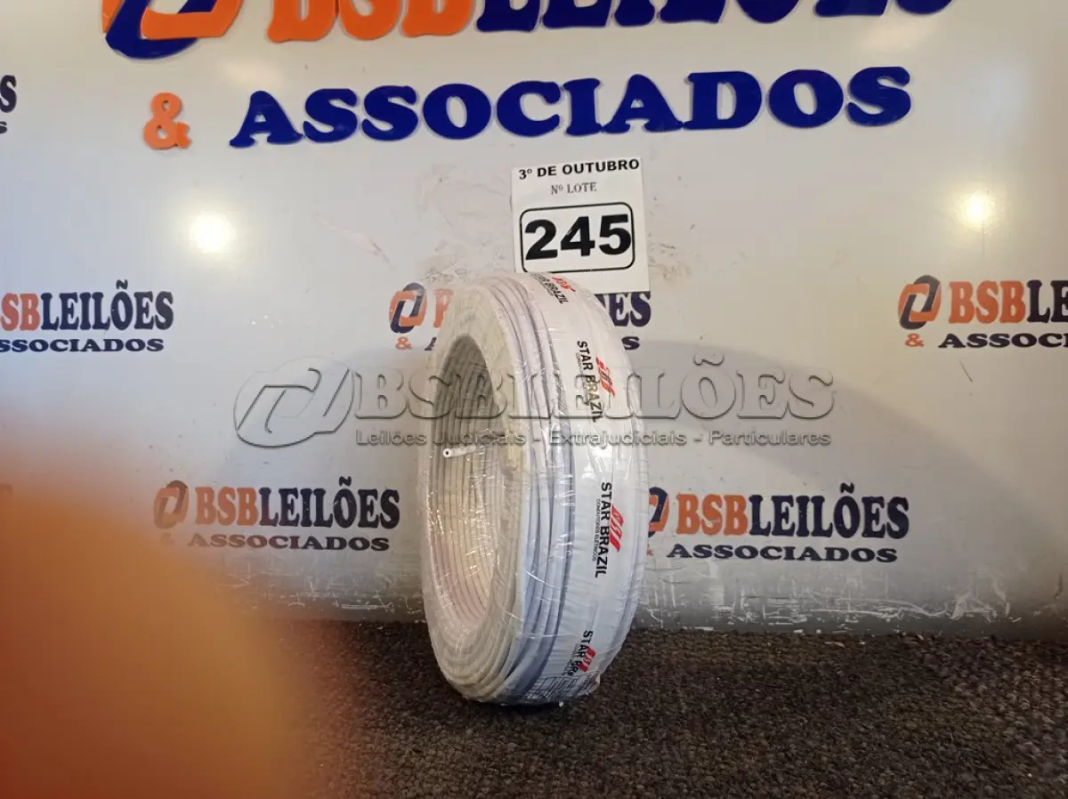 LOTE 245 - 01 ROLO DE CABO FLEXÍVEL 100M 1X 4MM NA COR BRANCA(NOVO). (NO ESTADO) ATENÇÃO! FAZER A VISITAÇÃO ANTES DE ARREMATAR, NÃO SABEMOS SE FUNCIONA. LEILÃO NÃO TEM GARANTIA E NEM DEVOLUÇÃO, SUJEITO A POSSÍVEIS AVARIAS VISÍVEIS/OCULTAS E/OU AUSÊNCIA DE COMPONENTES.