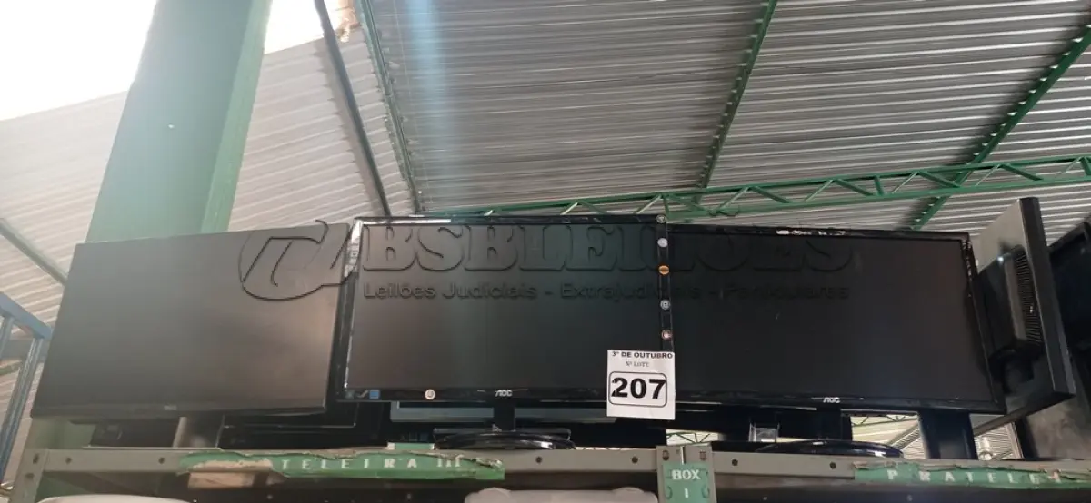 LOTE 207 - 10 MONITORES MARCAS E MODELOS DIVERSOS PARA RETIRADA DE PEÇAS. (NO ESTADO) ATENÇÃO! FAZER A VISITAÇÃO ANTES DE ARREMATAR, NÃO SABEMOS SE FUNCIONA. LEILÃO NÃO TEM GARANTIA E NEM DEVOLUÇÃO, SUJEITO A POSSÍVEIS AVARIAS VISÍVEIS/OCULTAS E/OU AUSÊNCIA DE COMPONENTES.