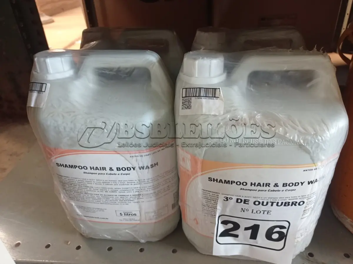 LOTE 216 - 20 LITROS DE SHAMPOO PARA CABELO E CORPO. (NO ESTADO) ATENÇÃO! FAZER A VISITAÇÃO ANTES DE ARREMATAR, NÃO SABEMOS SE FUNCIONA. LEILÃO NÃO TEM GARANTIA E NEM DEVOLUÇÃO, SUJEITO A POSSÍVEIS AVARIAS VISÍVEIS/OCULTAS E/OU AUSÊNCIA DE COMPONENTES.