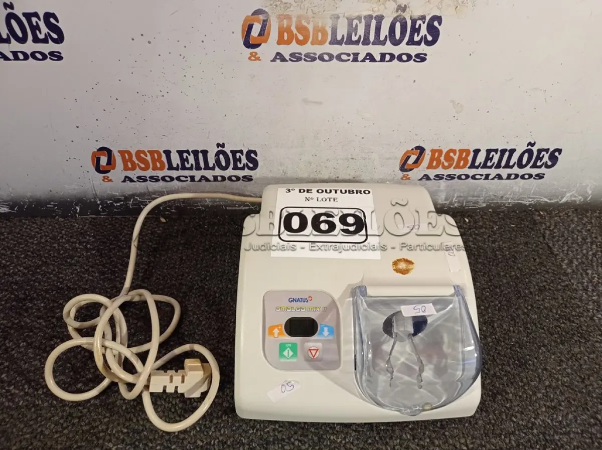 LOTE 069 - 01 APARELHO AMALGA MIX2. (NO ESTADO) ATENÇÃO! FAZER A VISITAÇÃO ANTES DE ARREMATAR, NÃO SABEMOS SE FUNCIONA. LEILÃO NÃO TEM GARANTIA E NEM DEVOLUÇÃO, SUJEITO A POSSÍVEIS AVARIAS VISÍVEIS/OCULTAS E/OU AUSÊNCIA DE COMPONENTES.