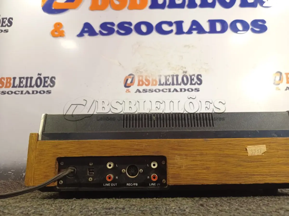 LOTE 067 - 01 APARELHO STÉREO CASSETTE DECK CD-724 MARCA CCE. (NO ESTADO) ATENÇÃO! FAZER A VISITAÇÃO ANTES DE ARREMATAR, NÃO SABEMOS SE FUNCIONA. LEILÃO NÃO TEM GARANTIA E NEM DEVOLUÇÃO, SUJEITO A POSSÍVEIS AVARIAS VISÍVEIS/OCULTAS E/OU AUSÊNCIA DE COMPONENTES.