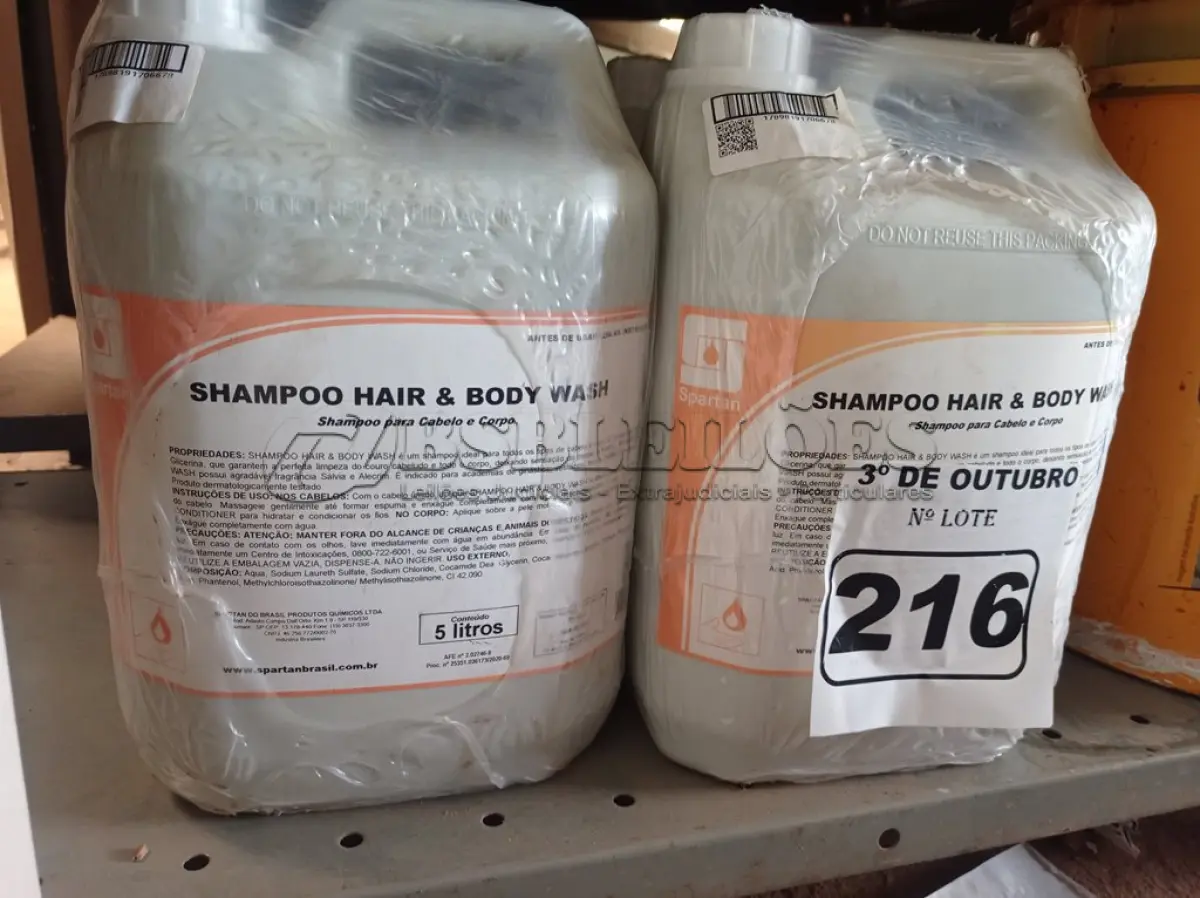 LOTE 216 - 20 LITROS DE SHAMPOO PARA CABELO E CORPO. (NO ESTADO) ATENÇÃO! FAZER A VISITAÇÃO ANTES DE ARREMATAR, NÃO SABEMOS SE FUNCIONA. LEILÃO NÃO TEM GARANTIA E NEM DEVOLUÇÃO, SUJEITO A POSSÍVEIS AVARIAS VISÍVEIS/OCULTAS E/OU AUSÊNCIA DE COMPONENTES.