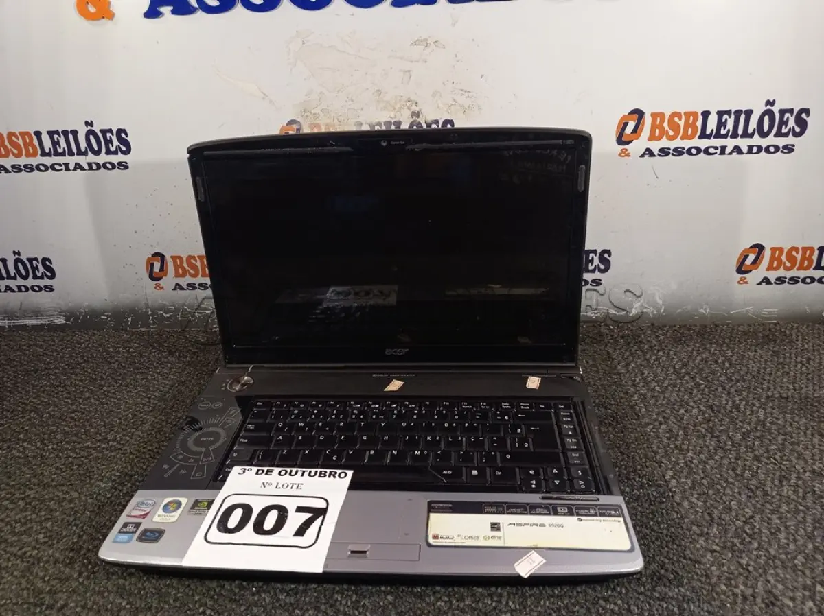 LOTE 007 - 01 NOTEBOOK MARCA ACER. (NO ESTADO) ATENÇÃO! FAZER A VISITAÇÃO ANTES DE ARREMATAR, NÃO SABEMOS SE FUNCIONA. LEILÃO NÃO TEM GARANTIA E NEM DEVOLUÇÃO, SUJEITO A POSSÍVEIS AVARIAS VISÍVEIS/OCULTAS E/OU AUSÊNCIA DE COMPONENTES.