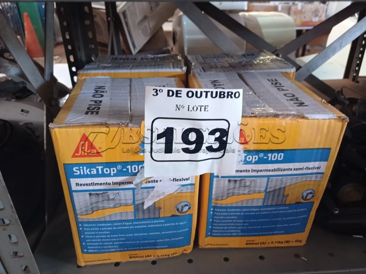 LOTE 193 - 04 CAIXAS DE SIKA TOP-100, REVESTIMENTO IMPERMEABILIZANTE SEMI-FLEXIVEL 4KG. (NO ESTADO) ATENÇÃO! FAZER A VISITAÇÃO ANTES DE ARREMATAR, NÃO SABEMOS SE FUNCIONA. LEILÃO NÃO TEM GARANTIA E NEM DEVOLUÇÃO, SUJEITO A POSSÍVEIS AVARIAS VISÍVEIS/OCULTAS E/OU AUSÊNCIA DE COMPONENTES.
