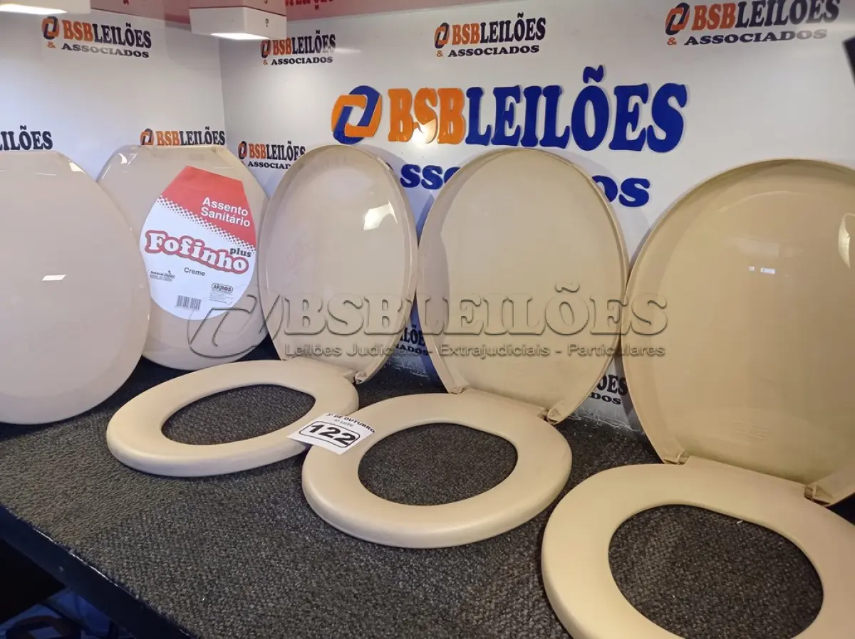 LOTE 122 - 05 ASSENTOS PARA VASO SANITÁRIO. (NO ESTADO) ATENÇÃO! FAZER A VISITAÇÃO ANTES DE ARREMATAR, NÃO SABEMOS SE FUNCIONA. LEILÃO NÃO TEM GARANTIA E NEM DEVOLUÇÃO, SUJEITO A POSSÍVEIS AVARIAS VISÍVEIS/OCULTAS E/OU AUSÊNCIA DE COMPONENTES.