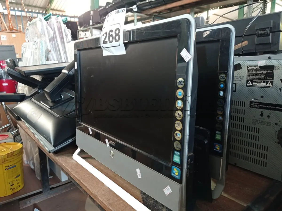 LOTE 268 - 02 COMPUTADORES ALL IN ONE MARCAS E MODELOS DIVERSOS. (NO ESTADO) ATENÇÃO! FAZER A VISITAÇÃO ANTES DE ARREMATAR, NÃO SABEMOS SE FUNCIONA. LEILÃO NÃO TEM GARANTIA E NEM DEVOLUÇÃO, SUJEITO A POSSÍVEIS AVARIAS VISÍVEIS/OCULTAS E/OU AUSÊNCIA DE COMPONENTES.