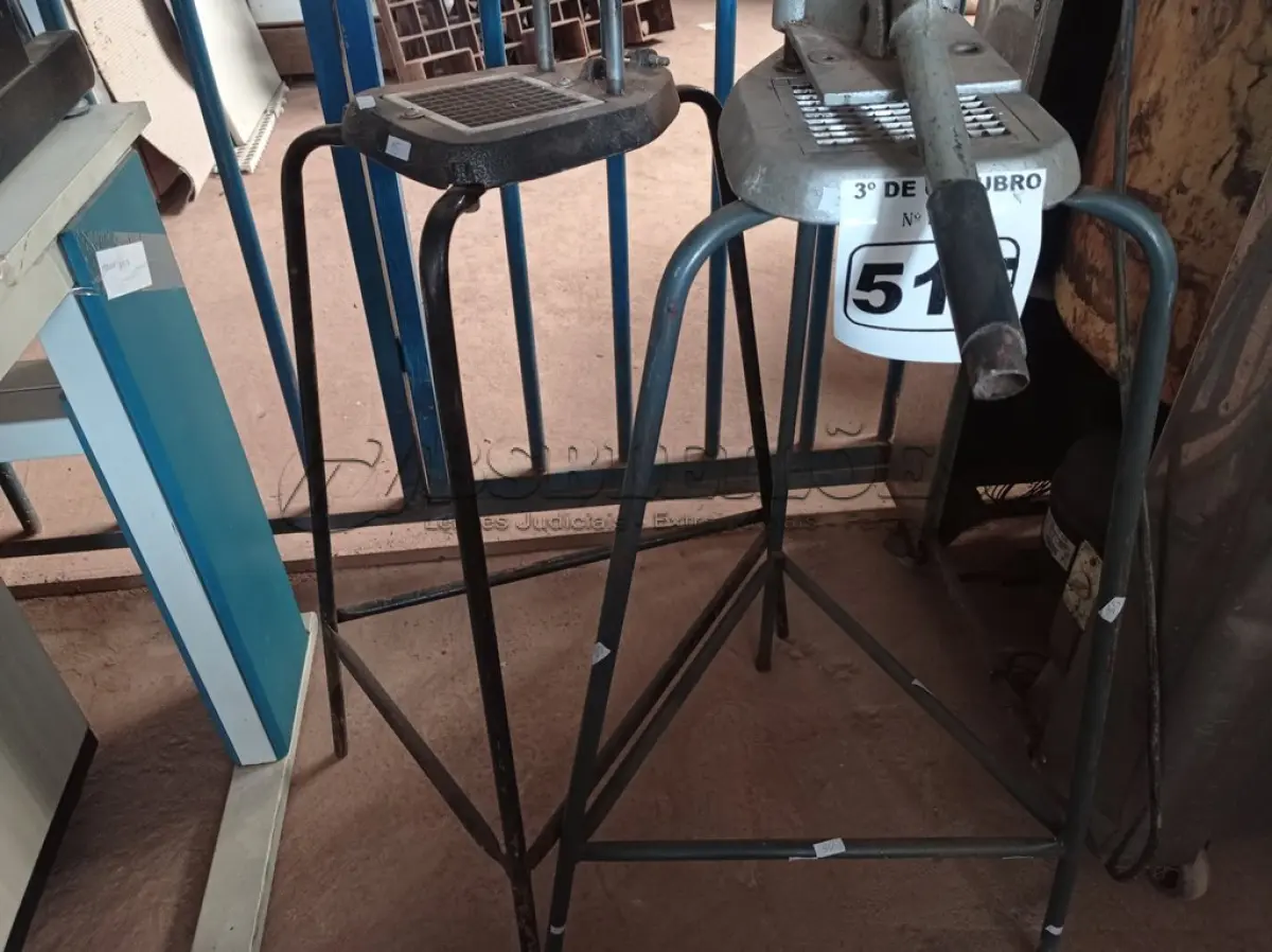 LOTE 515 - 02 CORTADORES DE BATATAS. (NO ESTADO) ATENÇÃO! FAZER A VISITAÇÃO ANTES DE ARREMATAR, NÃO SABEMOS SE FUNCIONA. LEILÃO NÃO TEM GARANTIA E NEM DEVOLUÇÃO, SUJEITO A POSSÍVEIS AVARIAS VISÍVEIS/OCULTAS E/OU AUSÊNCIA DE COMPONENTES.