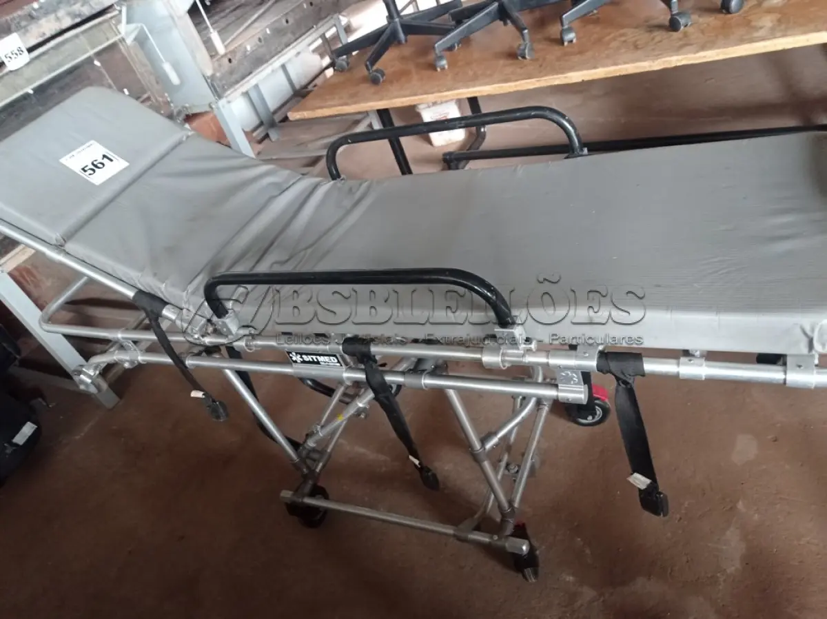 LOTE 561 - 01 MACA HOSPITALAR EM ALUMÍNIO. (NO ESTADO) ATENÇÃO! FAZER A VISITAÇÃO ANTES DE ARREMATAR, NÃO SABEMOS SE FUNCIONA. LEILÃO NÃO TEM GARANTIA E NEM DEVOLUÇÃO, SUJEITO A POSSÍVEIS AVARIAS VISÍVEIS/OCULTAS E/OU AUSÊNCIA DE COMPONENTES.