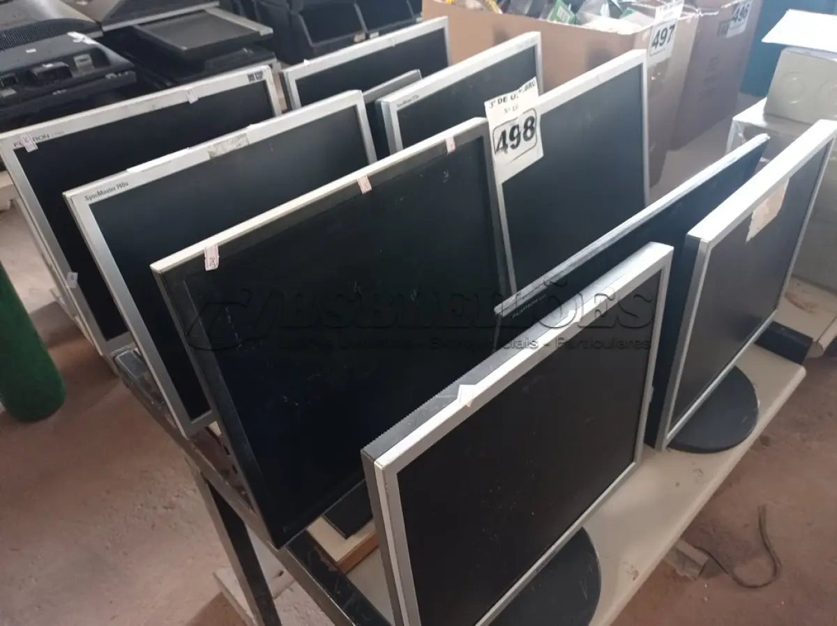 LOTE 498 - 10 MONITORES MARCAS E MODELOS DIVERSOS PARA RETIRADA DE PEÇAS. (NO ESTADO) ATENÇÃO! FAZER A VISITAÇÃO ANTES DE ARREMATAR, NÃO SABEMOS SE FUNCIONA. LEILÃO NÃO TEM GARANTIA E NEM DEVOLUÇÃO, SUJEITO A POSSÍVEIS AVARIAS VISÍVEIS/OCULTAS E/OU AUSÊNCIA DE COMPONENTES.