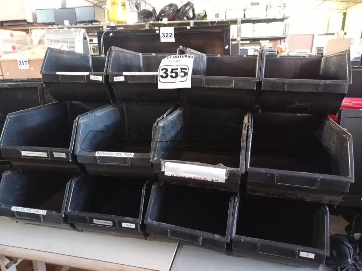 LOTE 355 - 20 CAÇAMBAS ORGANIZADORAS DE PLÁSTICO. (NO ESTADO) ATENÇÃO! FAZER A VISITAÇÃO ANTES DE ARREMATAR, NÃO SABEMOS SE FUNCIONA. LEILÃO NÃO TEM GARANTIA E NEM DEVOLUÇÃO, SUJEITO A POSSÍVEIS AVARIAS VISÍVEIS/OCULTAS E/OU AUSÊNCIA DE COMPONENTES.