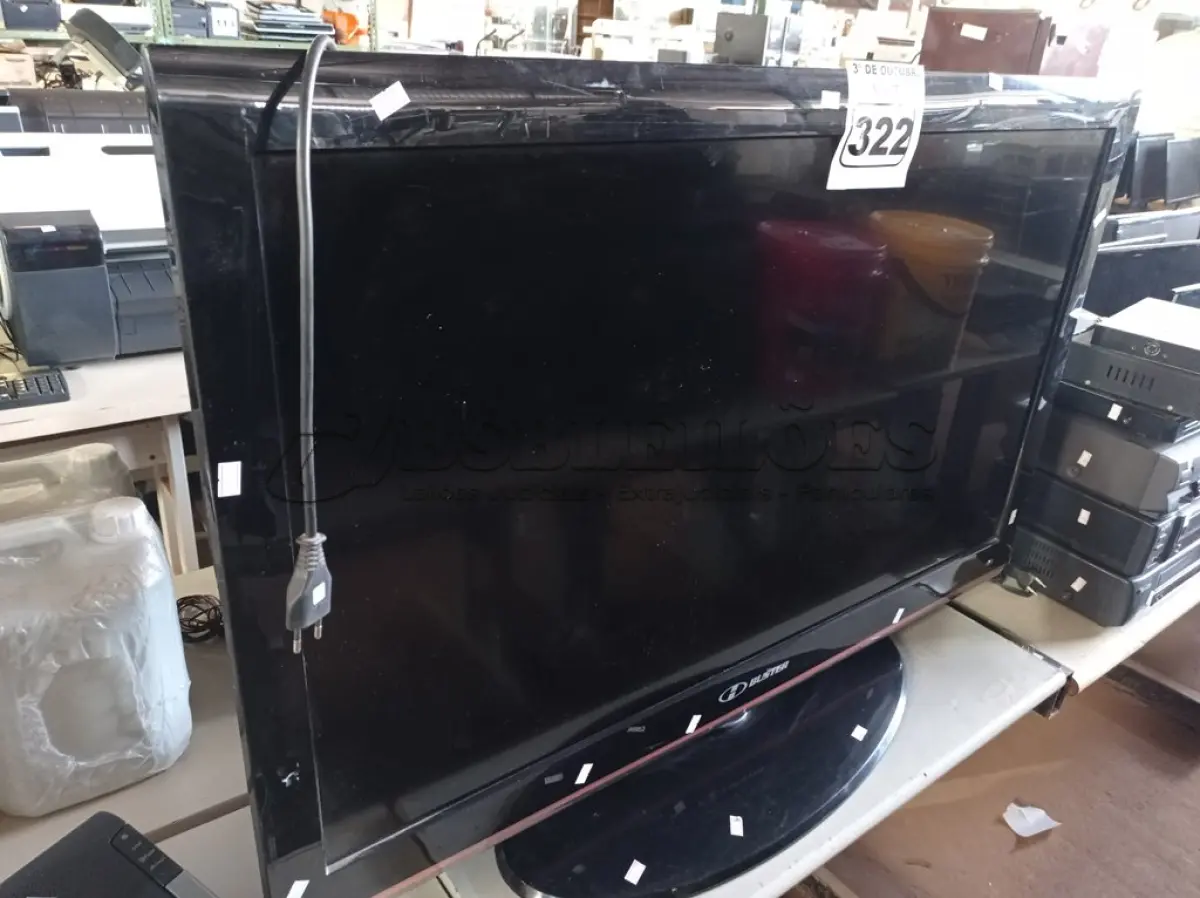 LOTE 322 - 01 TV MARCA IBUSTER 42” POL. (NO ESTADO) ATENÇÃO! FAZER A VISITAÇÃO ANTES DE ARREMATAR, NÃO SABEMOS SE FUNCIONA. LEILÃO NÃO TEM GARANTIA E NEM DEVOLUÇÃO, SUJEITO A POSSÍVEIS AVARIAS VISÍVEIS/OCULTAS E/OU AUSÊNCIA DE COMPONENTES.