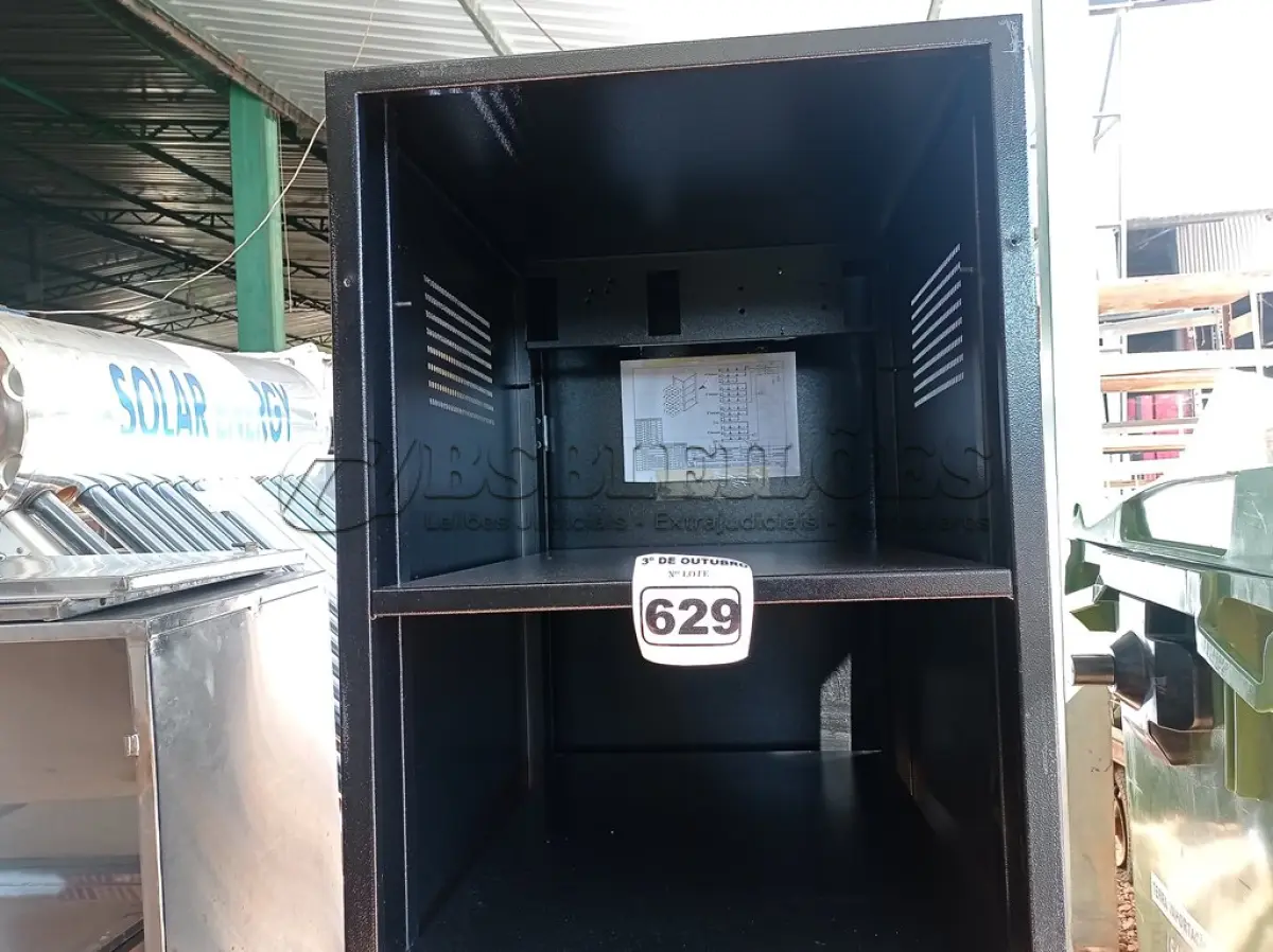 LOTE 629 - 01 RACK PARA BANCO DE BATERIAS COM RODINHAS. (NO ESTADO) ATENÇÃO! FAZER A VISITAÇÃO ANTES DE ARREMATAR, NÃO SABEMOS SE FUNCIONA. LEILÃO NÃO TEM GARANTIA E NEM DEVOLUÇÃO, SUJEITO A POSSÍVEIS AVARIAS VISÍVEIS/OCULTAS E/OU AUSÊNCIA DE COMPONENTES.