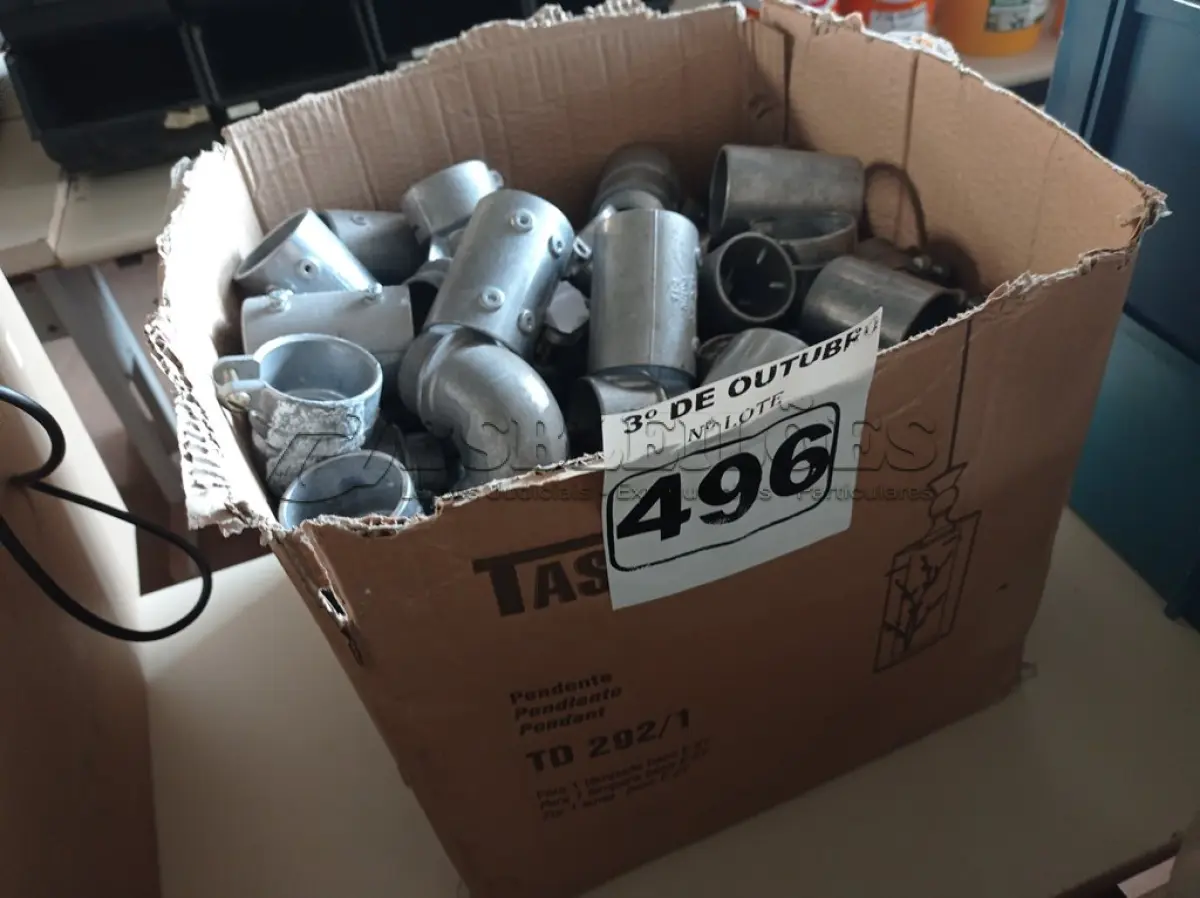 LOTE 496 - 01 LOTE COM VÁRIAS CONEXÕES PARA CAIXA PETROLET. (NO ESTADO) ATENÇÃO! FAZER A VISITAÇÃO ANTES DE ARREMATAR, NÃO SABEMOS SE FUNCIONA. LEILÃO NÃO TEM GARANTIA E NEM DEVOLUÇÃO, SUJEITO A POSSÍVEIS AVARIAS VISÍVEIS/OCULTAS E/OU AUSÊNCIA DE COMPONENTES.