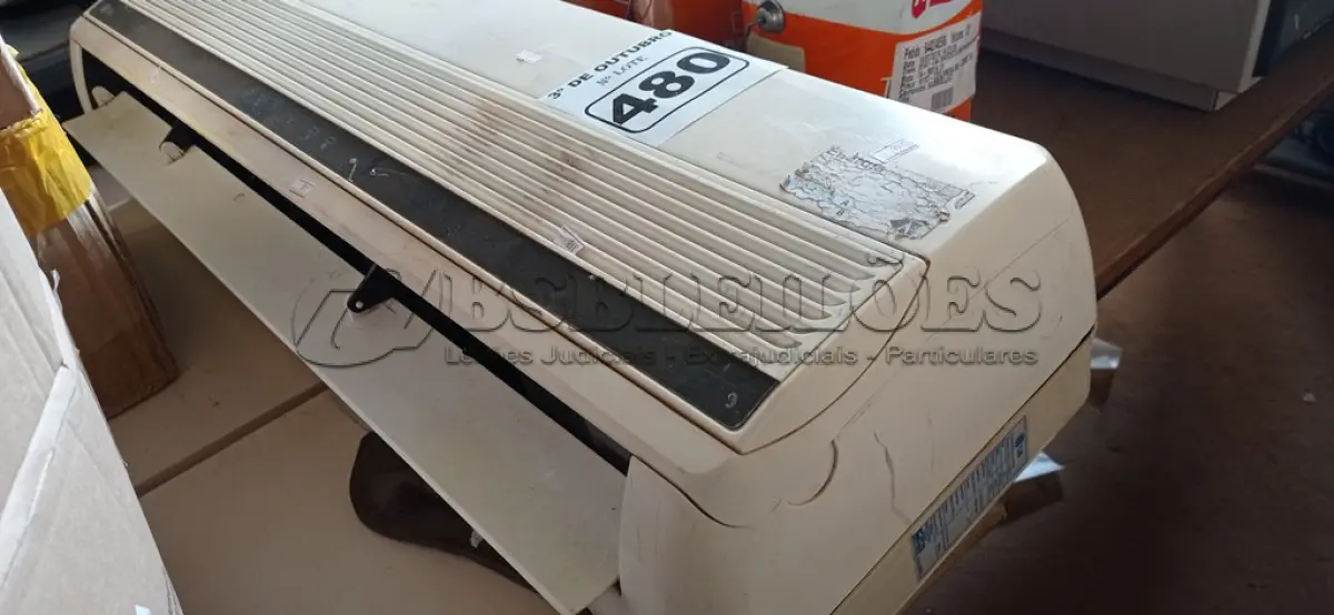 LOTE 480 - 01 EVAPORADORA MARCA LG 12000BTU. (NO ESTADO) ATENÇÃO! FAZER A VISITAÇÃO ANTES DE ARREMATAR, NÃO SABEMOS SE FUNCIONA. LEILÃO NÃO TEM GARANTIA E NEM DEVOLUÇÃO, SUJEITO A POSSÍVEIS AVARIAS VISÍVEIS/OCULTAS E/OU AUSÊNCIA DE COMPONENTES.