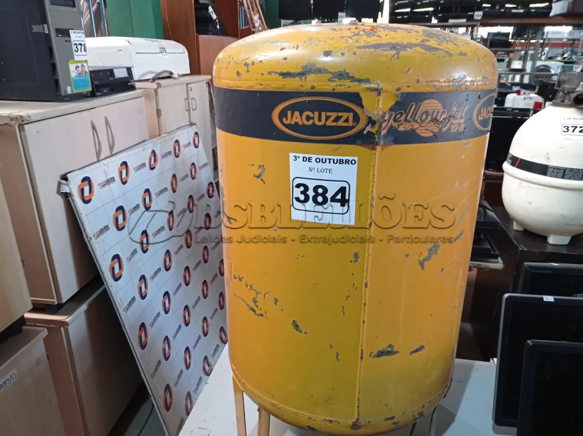LOTE 384 - 01 TANQUE HIDROPNEUMÁTICO JACUZZI. (NO ESTADO) ATENÇÃO! FAZER A VISITAÇÃO ANTES DE ARREMATAR, NÃO SABEMOS SE FUNCIONA. LEILÃO NÃO TEM GARANTIA E NEM DEVOLUÇÃO, SUJEITO A POSSÍVEIS AVARIAS VISÍVEIS/OCULTAS E/OU AUSÊNCIA DE COMPONENTES.