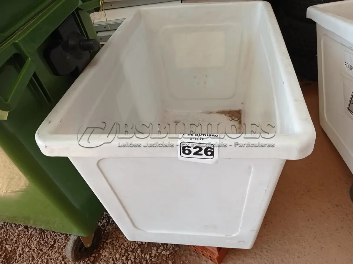 LOTE 626 - 01 CONTÊINER PARA TRANSPORTE DE CARGAS.  (NO ESTADO) ATENÇÃO! FAZER A VISITAÇÃO ANTES DE ARREMATAR, NÃO SABEMOS SE FUNCIONA. LEILÃO NÃO TEM GARANTIA E NEM DEVOLUÇÃO, SUJEITO A POSSÍVEIS AVARIAS VISÍVEIS/OCULTAS E/OU AUSÊNCIA DE COMPONENTES.