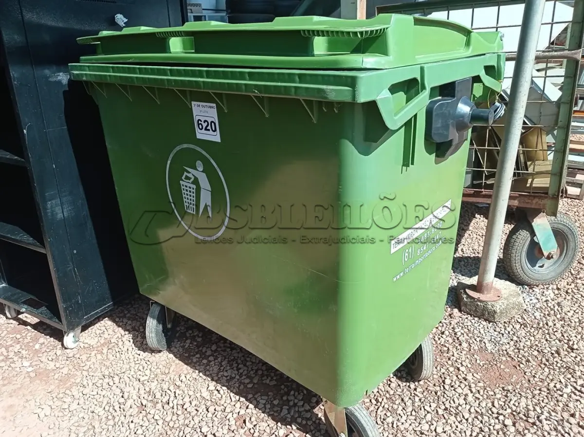 LOTE 620 - 01 CONTAINER HDPE EM-840 660L. (NO ESTADO) ATENÇÃO! FAZER A VISITAÇÃO ANTES DE ARREMATAR, NÃO SABEMOS SE FUNCIONA. LEILÃO NÃO TEM GARANTIA E NEM DEVOLUÇÃO, SUJEITO A POSSÍVEIS AVARIAS VISÍVEIS/OCULTAS E/OU AUSÊNCIA DE COMPONENTES.