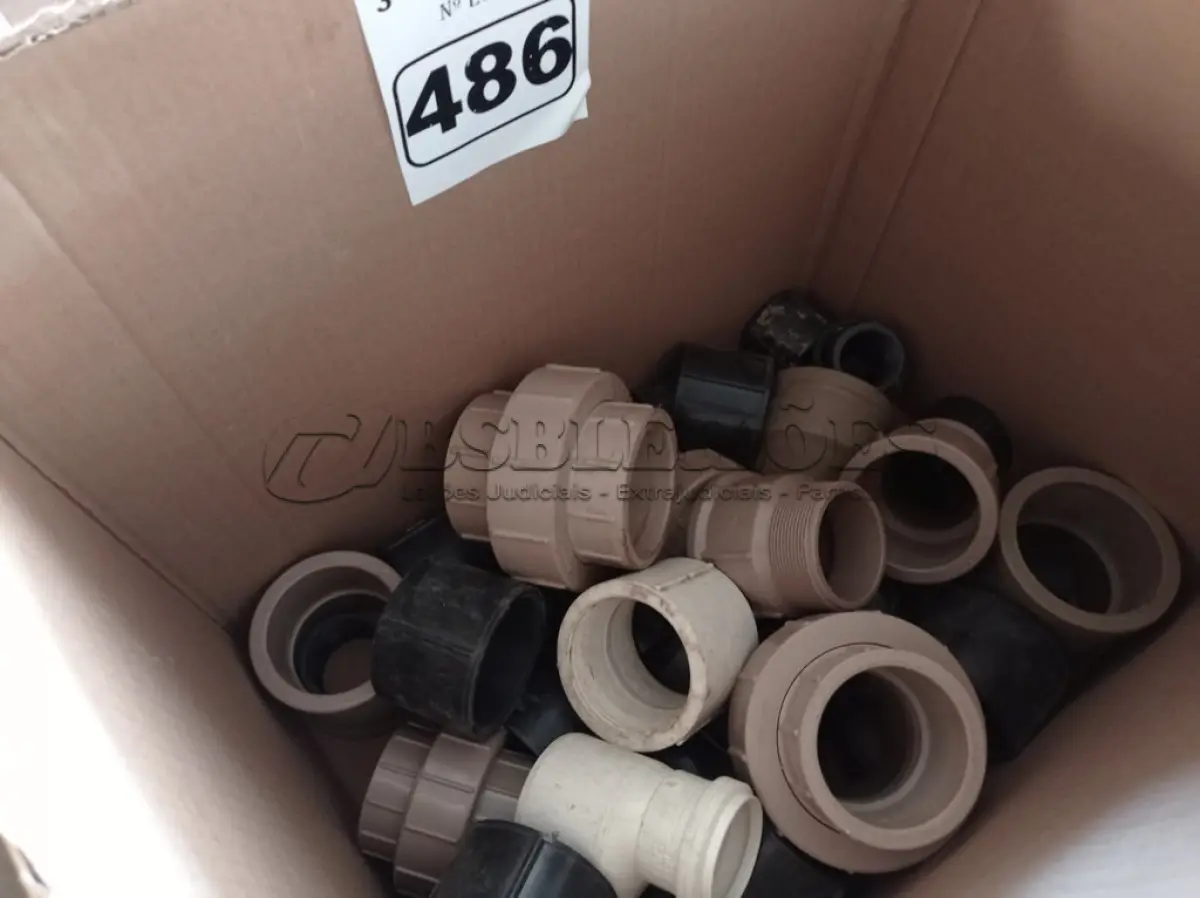 LOTE 486 - 01 LOTE COM CONEXÕES HIDRÁULICAS DIVERSAS. (NO ESTADO) ATENÇÃO! FAZER A VISITAÇÃO ANTES DE ARREMATAR, NÃO SABEMOS SE FUNCIONA. LEILÃO NÃO TEM GARANTIA E NEM DEVOLUÇÃO, SUJEITO A POSSÍVEIS AVARIAS VISÍVEIS/OCULTAS E/OU AUSÊNCIA DE COMPONENTES.