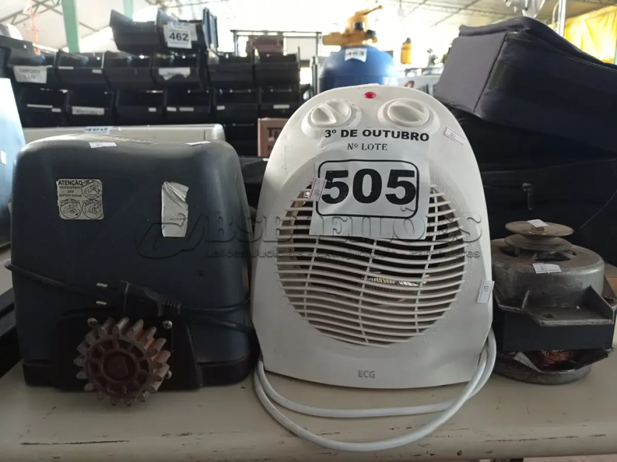 LOTE 505 - 01 MOTOR DE PORTÃO, 01 AQUECEDOR E 01 MOTOR DE MÁQUINA DE LAVAR. (NO ESTADO) ATENÇÃO! FAZER A VISITAÇÃO ANTES DE ARREMATAR, NÃO SABEMOS SE FUNCIONA. LEILÃO NÃO TEM GARANTIA E NEM DEVOLUÇÃO, SUJEITO A POSSÍVEIS AVARIAS VISÍVEIS/OCULTAS E/OU AUSÊNCIA DE COMPONENTES.