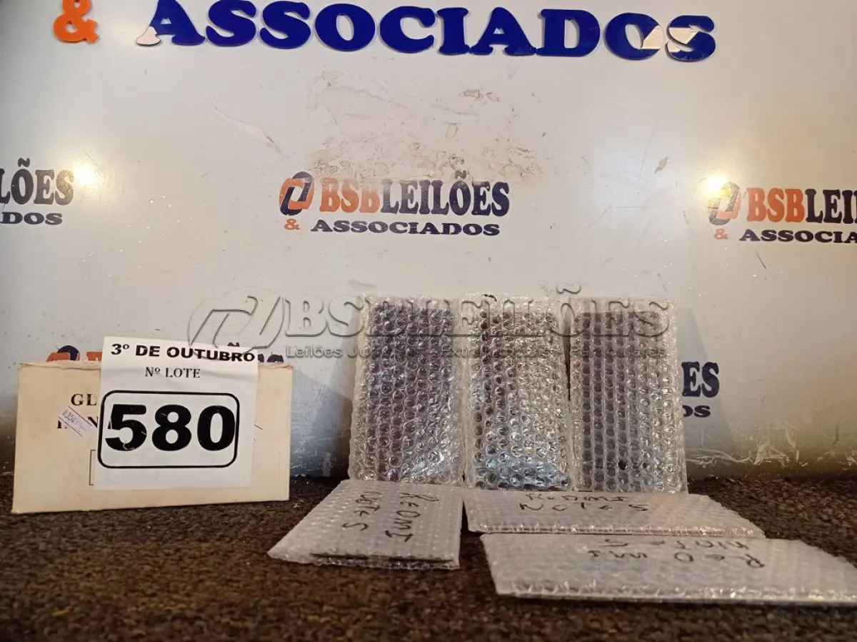 LOTE 580 - 06 TELAS PARA CELULAR REDMI. (NO ESTADO) ATENÇÃO! FAZER A VISITAÇÃO ANTES DE ARREMATAR, NÃO SABEMOS SE FUNCIONA. LEILÃO NÃO TEM GARANTIA E NEM DEVOLUÇÃO, SUJEITO A POSSÍVEIS AVARIAS VISÍVEIS/OCULTAS E/OU AUSÊNCIA DE COMPONENTES.