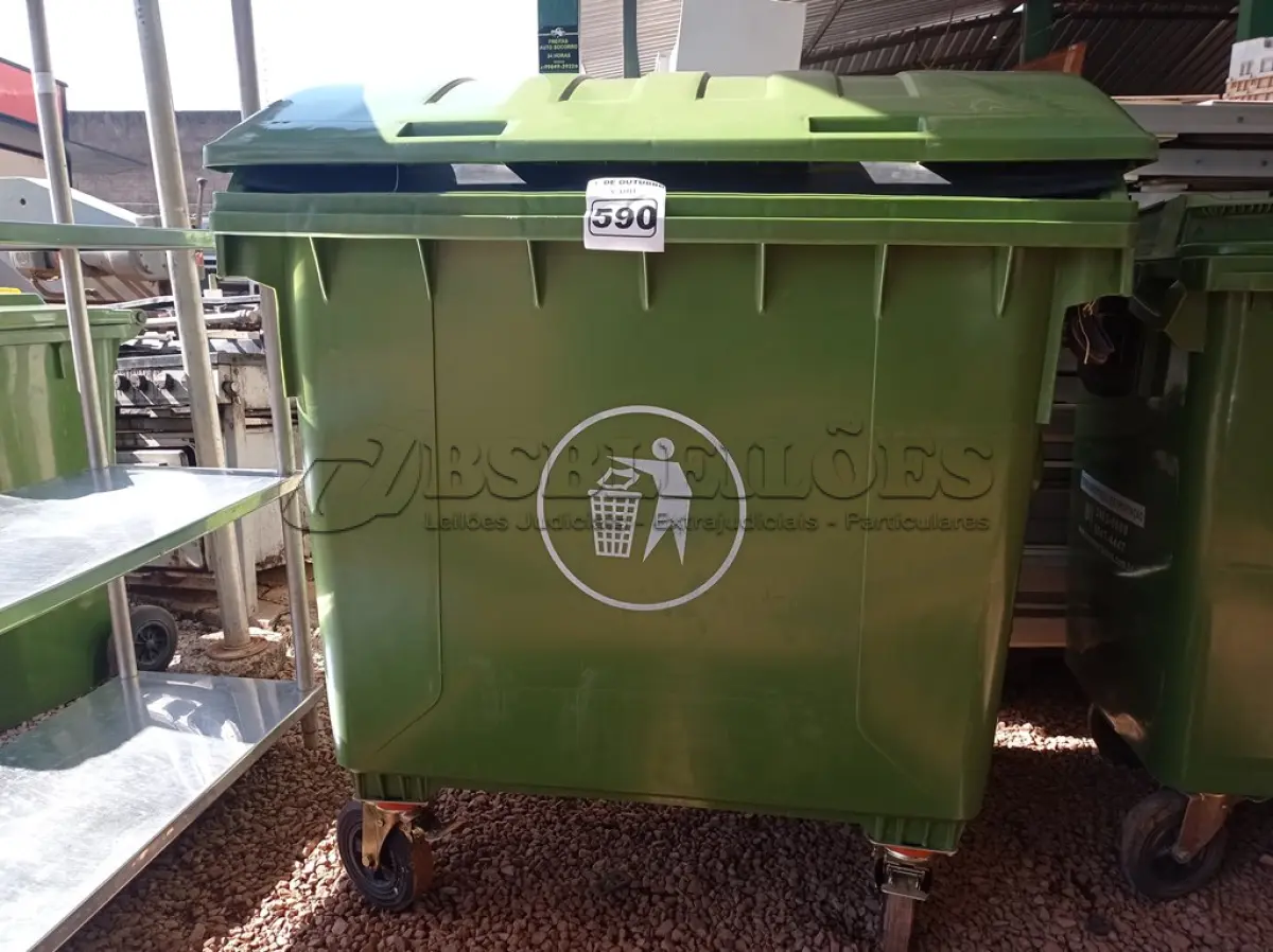 LOTE 590 - 01 CONTAINER HDPE EM-840 1200L. (NO ESTADO) ATENÇÃO! FAZER A VISITAÇÃO ANTES DE ARREMATAR, NÃO SABEMOS SE FUNCIONA. LEILÃO NÃO TEM GARANTIA E NEM DEVOLUÇÃO, SUJEITO A POSSÍVEIS AVARIAS VISÍVEIS/OCULTAS E/OU AUSÊNCIA DE COMPONENTES.
