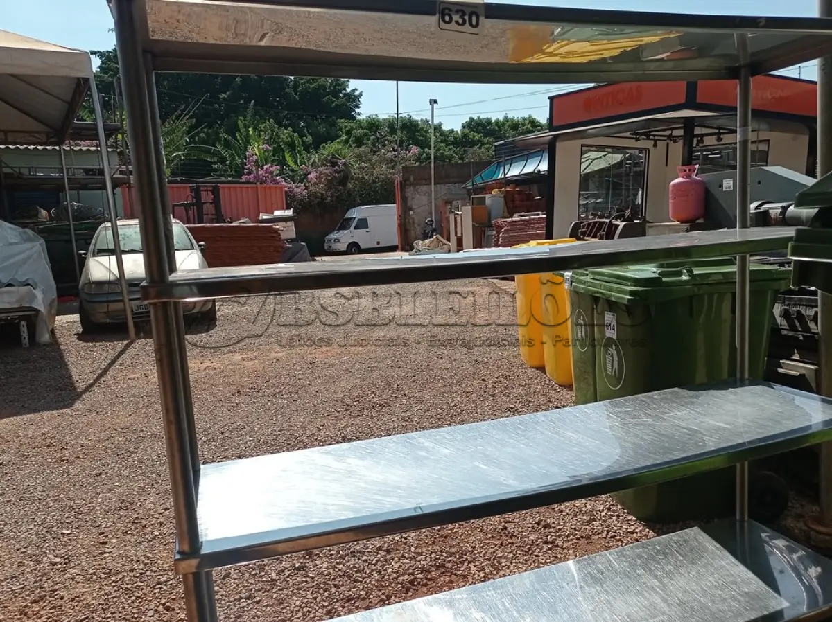 LOTE 630 - 01 PRATELEIRA EM INOX. (NO ESTADO) ATENÇÃO! FAZER A VISITAÇÃO ANTES DE ARREMATAR, NÃO SABEMOS SE FUNCIONA. LEILÃO NÃO TEM GARANTIA E NEM DEVOLUÇÃO, SUJEITO A POSSÍVEIS AVARIAS VISÍVEIS/OCULTAS E/OU AUSÊNCIA DE COMPONENTES.