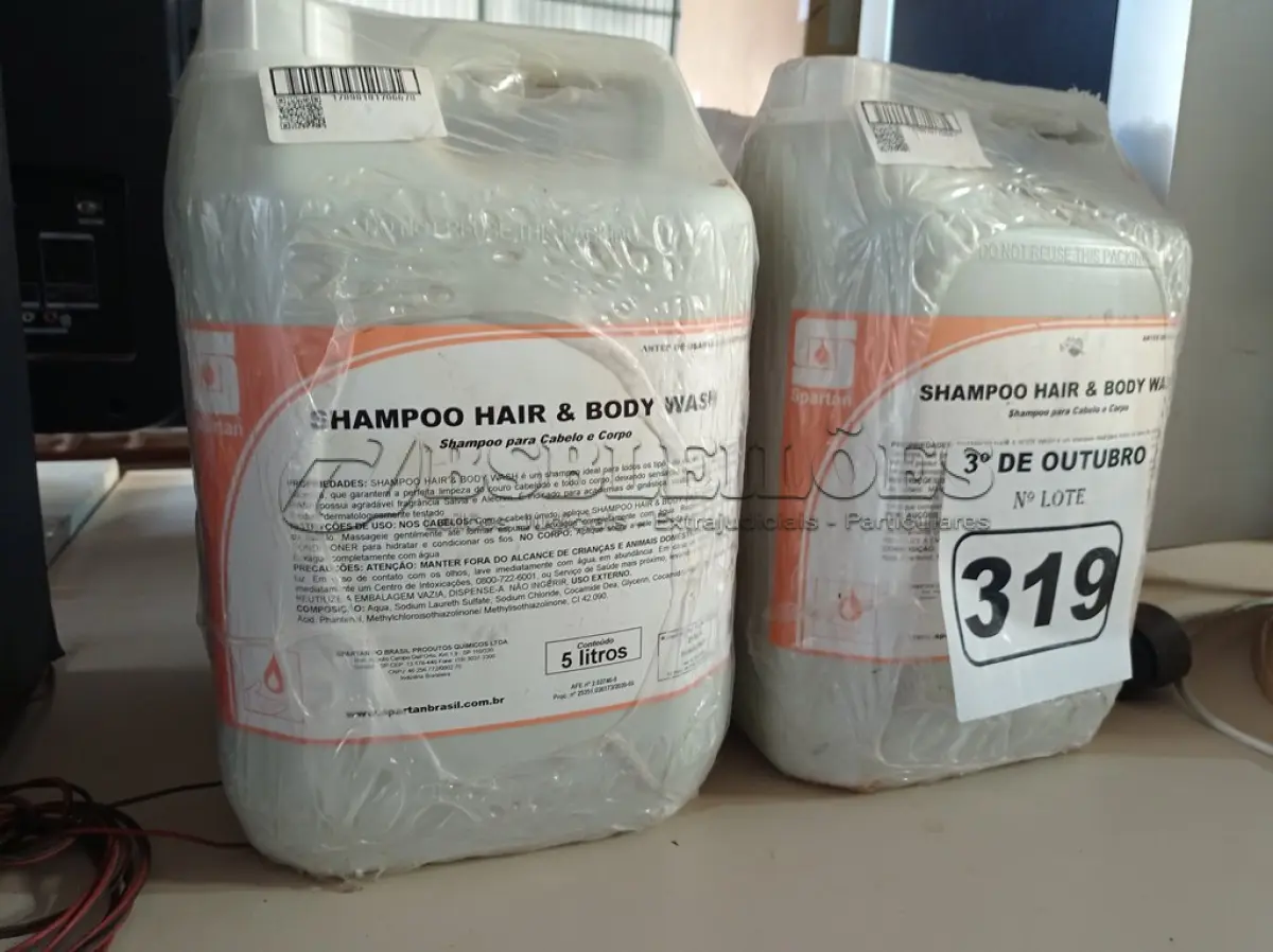 LOTE 319 - 20 LITROS DE SHAMPOO PARA CABELO E CORPO. (NO ESTADO) ATENÇÃO! FAZER A VISITAÇÃO ANTES DE ARREMATAR, NÃO SABEMOS SE FUNCIONA. LEILÃO NÃO TEM GARANTIA E NEM DEVOLUÇÃO, SUJEITO A POSSÍVEIS AVARIAS VISÍVEIS/OCULTAS E/OU AUSÊNCIA DE COMPONENTES.