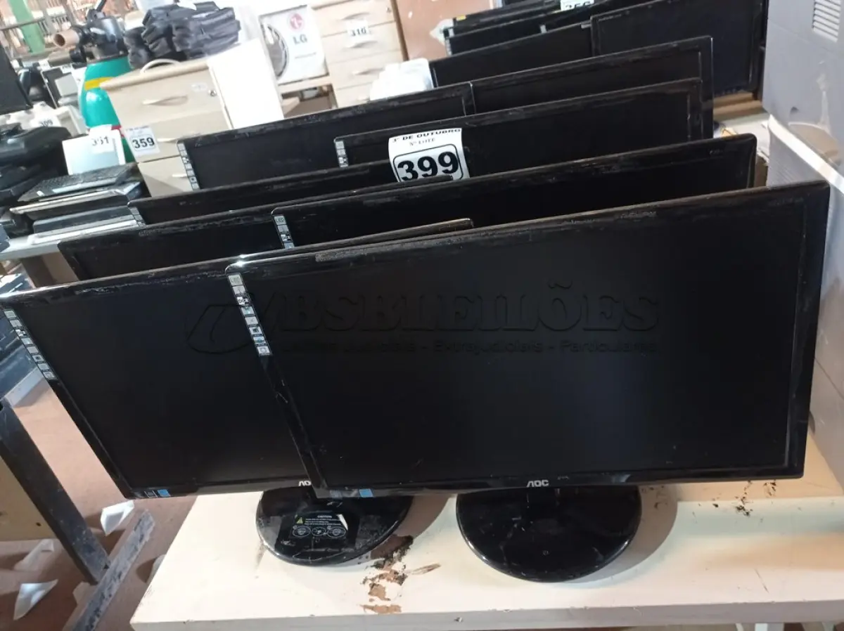 LOTE 399 - 10 MONITORES MARCAS E MODELOS DIVERSOS PARA RETIRADA DE PEÇAS. (NO ESTADO) ATENÇÃO! FAZER A VISITAÇÃO ANTES DE ARREMATAR, NÃO SABEMOS SE FUNCIONA. LEILÃO NÃO TEM GARANTIA E NEM DEVOLUÇÃO, SUJEITO A POSSÍVEIS AVARIAS VISÍVEIS/OCULTAS E/OU AUSÊNCIA DE COMPONENTES.