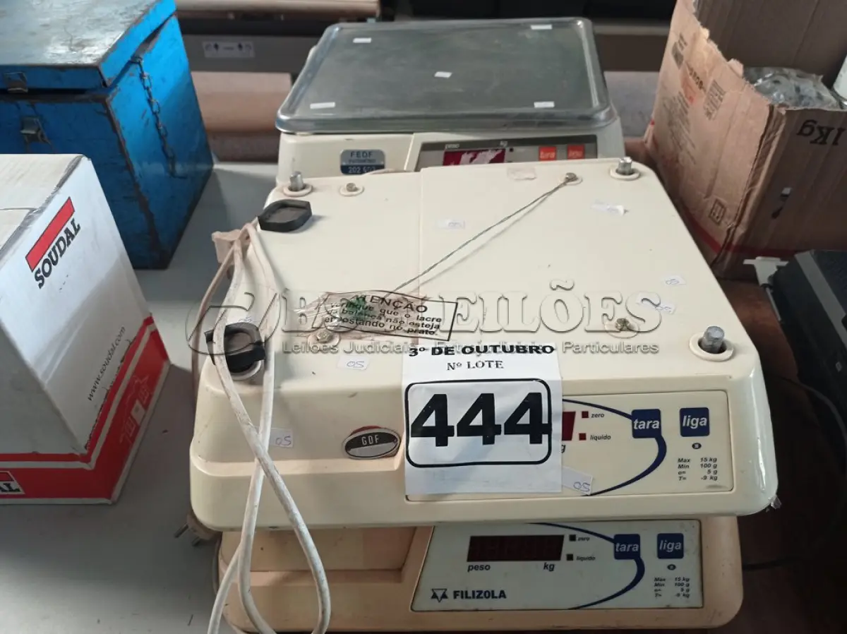 LOTE 444 - 02 BALANÇAS MARCAS E MODELOS DIVERSOS. (NO ESTADO) ATENÇÃO! FAZER A VISITAÇÃO ANTES DE ARREMATAR, NÃO SABEMOS SE FUNCIONA. LEILÃO NÃO TEM GARANTIA E NEM DEVOLUÇÃO, SUJEITO A POSSÍVEIS AVARIAS VISÍVEIS/OCULTAS E/OU AUSÊNCIA DE COMPONENTES.