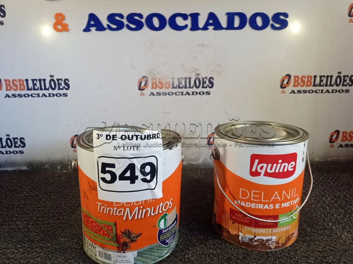 LOTE 549 - 02 GALÕES DE ESMALTE IQUINE MADEIRA E METAIS 3,6L NAS CORES MARFIM E MARROM TABACO. (NO ESTADO) ATENÇÃO! FAZER A VISITAÇÃO ANTES DE ARREMATAR, NÃO SABEMOS SE FUNCIONA. LEILÃO NÃO TEM GARANTIA E NEM DEVOLUÇÃO, SUJEITO A POSSÍVEIS AVARIAS VISÍVEIS/OCULTAS E/OU AUSÊNCIA DE COMPONENTES.