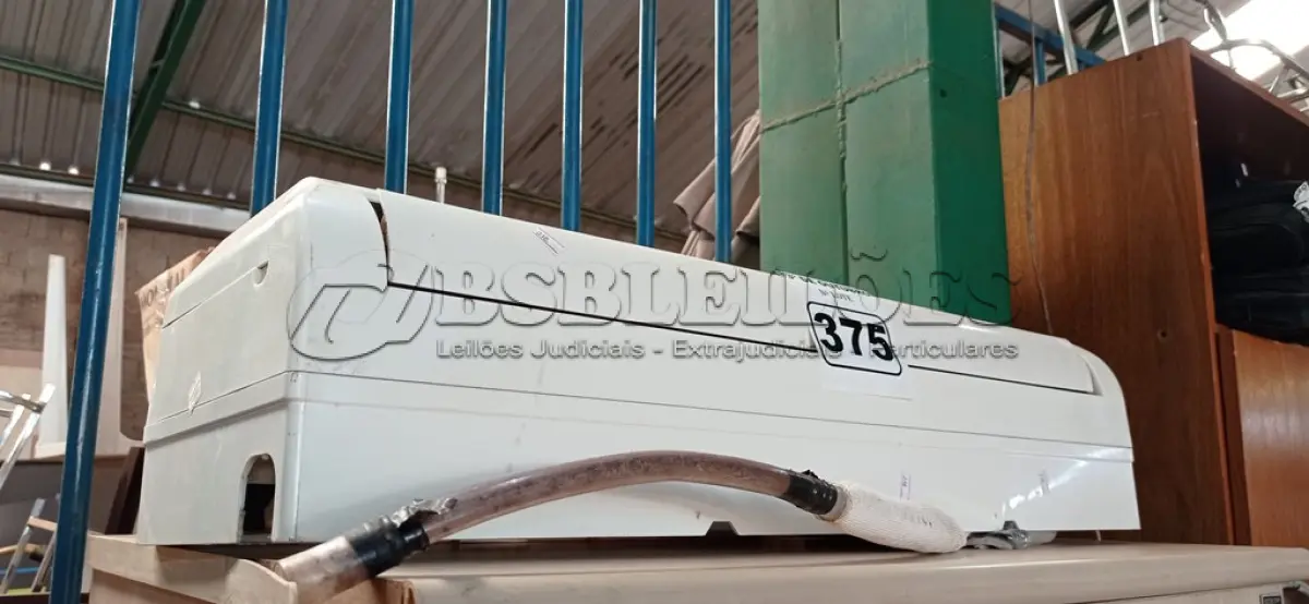 LOTE 375 - 01 EVAPORADORA MARCA CARRIER. (NO ESTADO) ATENÇÃO! FAZER A VISITAÇÃO ANTES DE ARREMATAR, NÃO SABEMOS SE FUNCIONA. LEILÃO NÃO TEM GARANTIA E NEM DEVOLUÇÃO, SUJEITO A POSSÍVEIS AVARIAS VISÍVEIS/OCULTAS E/OU AUSÊNCIA DE COMPONENTES.