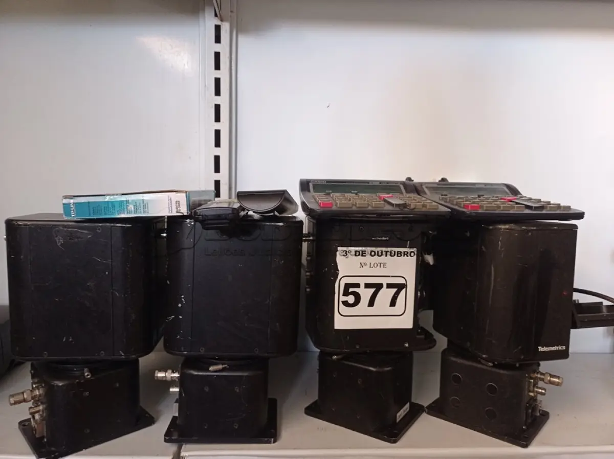 LOTE 577 - 04 EQUIPAMENTOS DE VÍDEO, 01 CALCULADORA E 02 CONTROLES REMOTO MARCAS E MODELOS DIVERSOS. (NO ESTADO) ATENÇÃO! FAZER A VISITAÇÃO ANTES DE ARREMATAR, NÃO SABEMOS SE FUNCIONA. LEILÃO NÃO TEM GARANTIA E NEM DEVOLUÇÃO, SUJEITO A POSSÍVEIS AVARIAS VISÍVEIS/OCULTAS E/OU AUSÊNCIA DE COMPONENTES.