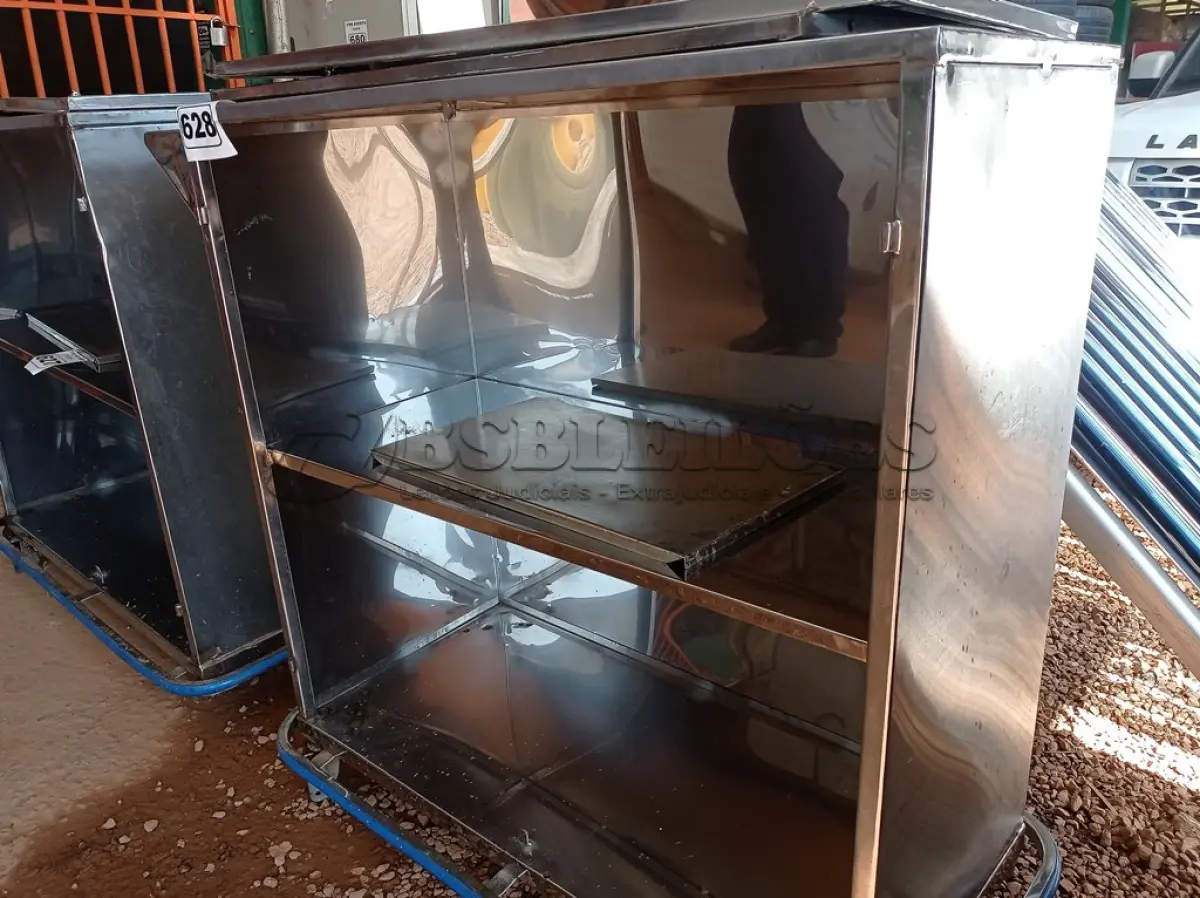 LOTE 628 - 01 CARRINHO EM INOX COM AVARIAS. (NO ESTADO) ATENÇÃO! FAZER A VISITAÇÃO ANTES DE ARREMATAR, NÃO SABEMOS SE FUNCIONA. LEILÃO NÃO TEM GARANTIA E NEM DEVOLUÇÃO, SUJEITO A POSSÍVEIS AVARIAS VISÍVEIS/OCULTAS E/OU AUSÊNCIA DE COMPONENTES.