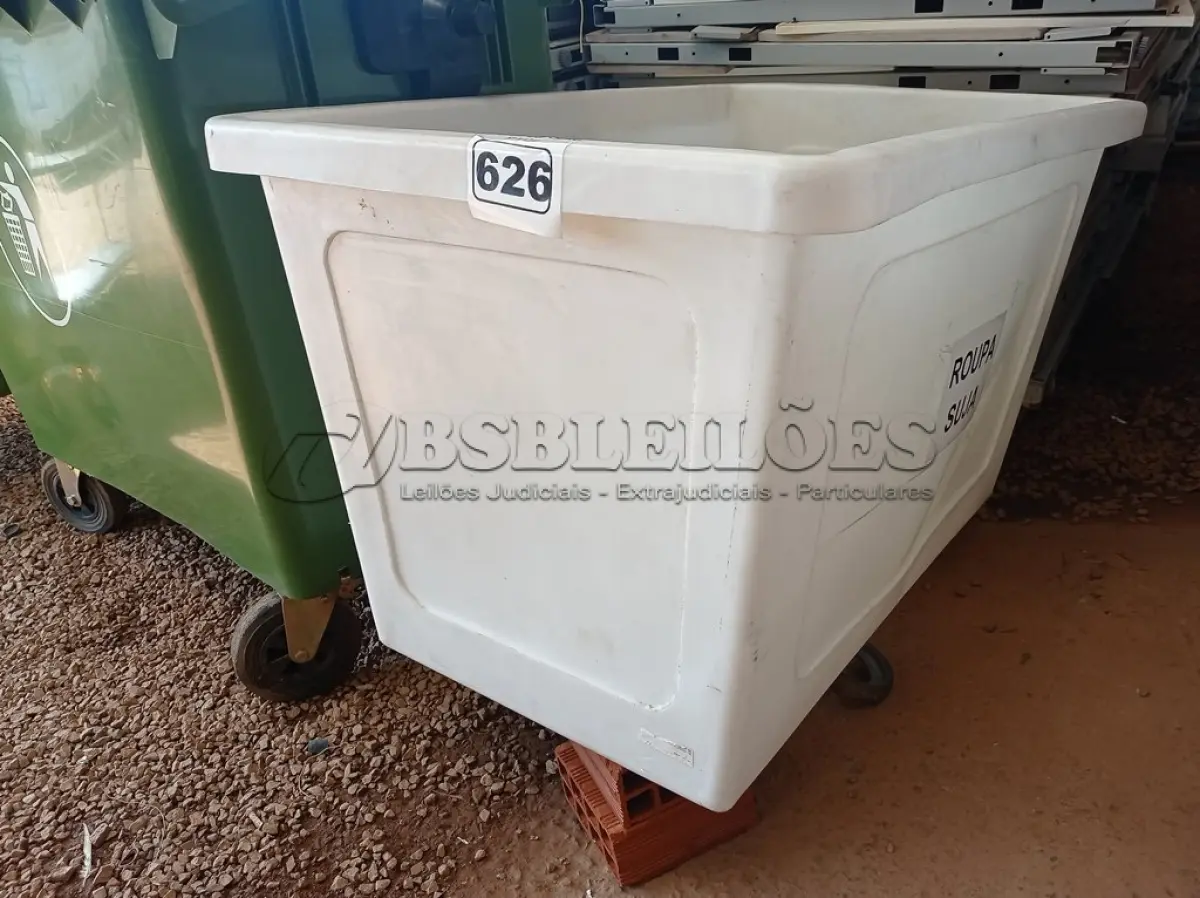 LOTE 626 - 01 CONTÊINER PARA TRANSPORTE DE CARGAS.  (NO ESTADO) ATENÇÃO! FAZER A VISITAÇÃO ANTES DE ARREMATAR, NÃO SABEMOS SE FUNCIONA. LEILÃO NÃO TEM GARANTIA E NEM DEVOLUÇÃO, SUJEITO A POSSÍVEIS AVARIAS VISÍVEIS/OCULTAS E/OU AUSÊNCIA DE COMPONENTES.