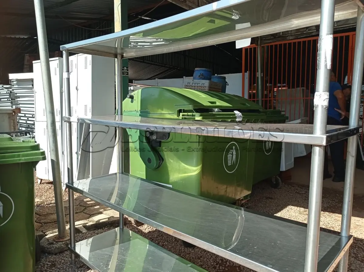 LOTE 630 - 01 PRATELEIRA EM INOX. (NO ESTADO) ATENÇÃO! FAZER A VISITAÇÃO ANTES DE ARREMATAR, NÃO SABEMOS SE FUNCIONA. LEILÃO NÃO TEM GARANTIA E NEM DEVOLUÇÃO, SUJEITO A POSSÍVEIS AVARIAS VISÍVEIS/OCULTAS E/OU AUSÊNCIA DE COMPONENTES.