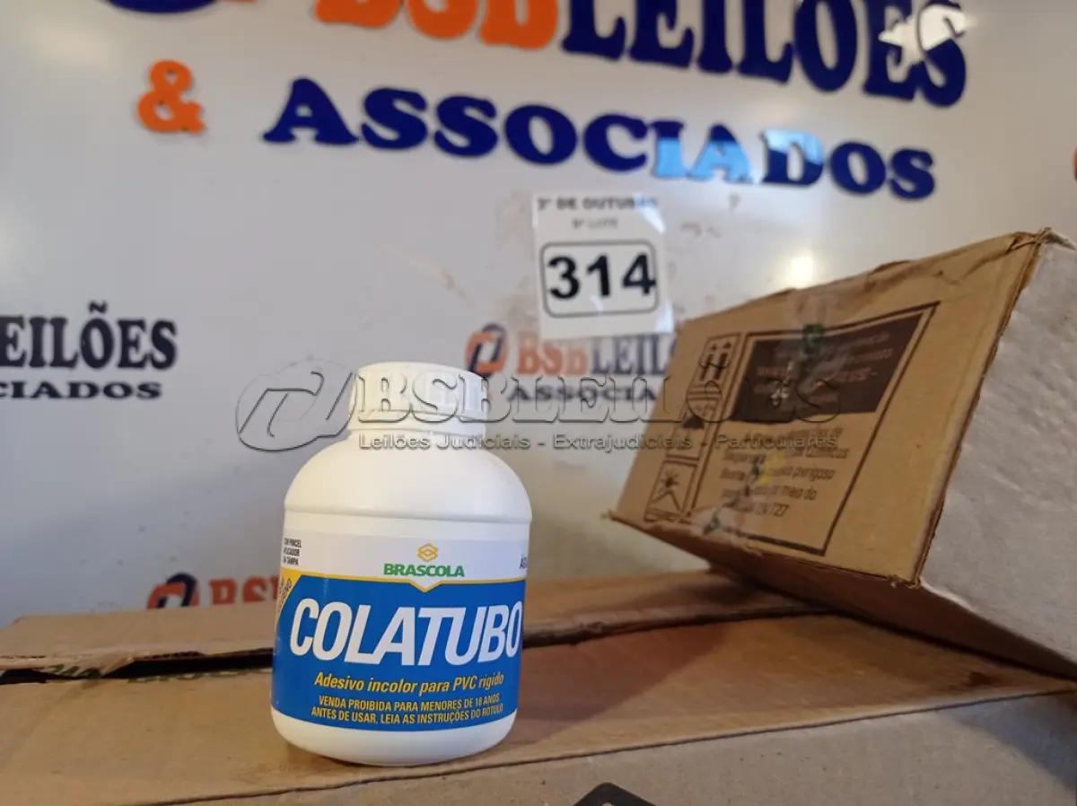 LOTE 314 - 02 CAIXAS COM COLA TUBO ST 175G COM 15 FRASCOS CADA. (NO ESTADO) ATENÇÃO! FAZER A VISITAÇÃO ANTES DE ARREMATAR, NÃO SABEMOS SE FUNCIONA. LEILÃO NÃO TEM GARANTIA E NEM DEVOLUÇÃO, SUJEITO A POSSÍVEIS AVARIAS VISÍVEIS/OCULTAS E/OU AUSÊNCIA DE COMPONENTES.