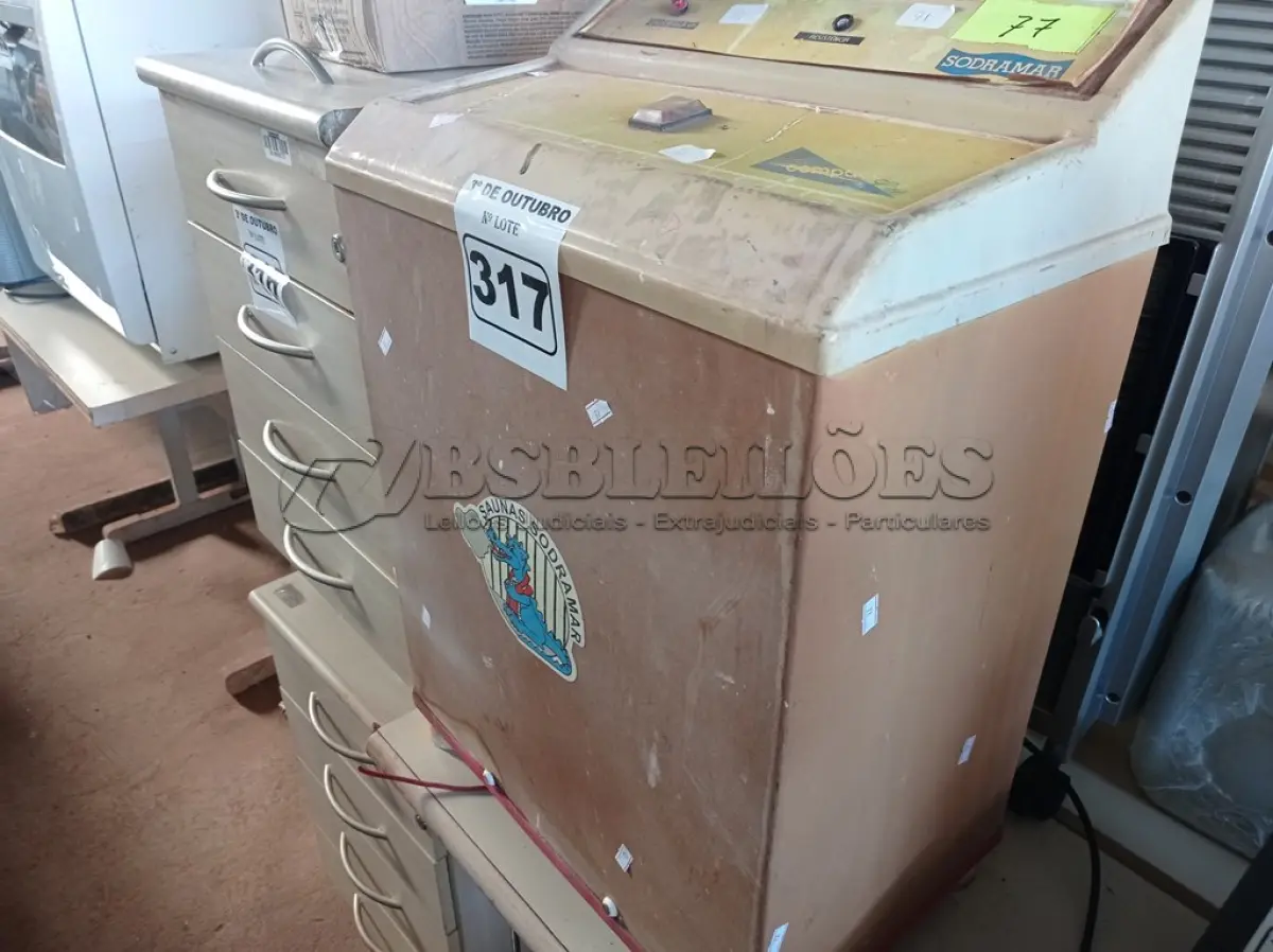 LOTE 317 - 01 SAUNA SOBRAMAR. (NO ESTADO) ATENÇÃO! FAZER A VISITAÇÃO ANTES DE ARREMATAR, NÃO SABEMOS SE FUNCIONA. LEILÃO NÃO TEM GARANTIA E NEM DEVOLUÇÃO, SUJEITO A POSSÍVEIS AVARIAS VISÍVEIS/OCULTAS E/OU AUSÊNCIA DE COMPONENTES.