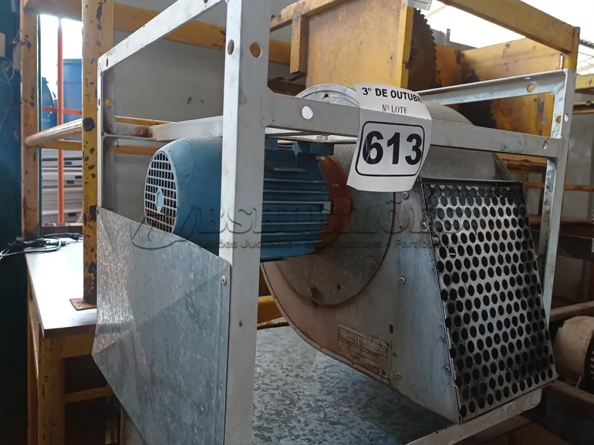 LOTE 613 - 01 EXAUSTOR. (NO ESTADO) ATENÇÃO! FAZER A VISITAÇÃO ANTES DE ARREMATAR, NÃO SABEMOS SE FUNCIONA. LEILÃO NÃO TEM GARANTIA E NEM DEVOLUÇÃO, SUJEITO A POSSÍVEIS AVARIAS VISÍVEIS/OCULTAS E/OU AUSÊNCIA DE COMPONENTES.