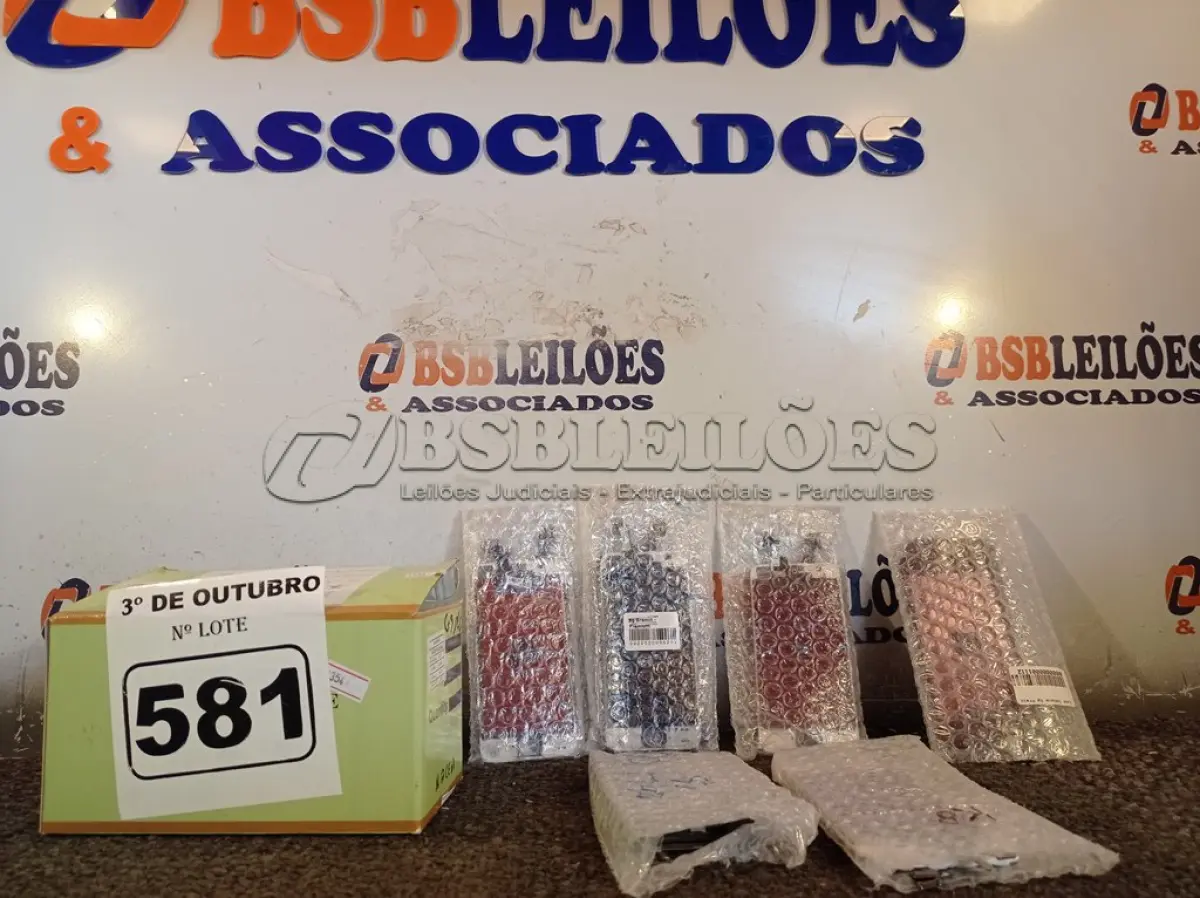 LOTE 581 - 01 LOTE COM VÁRIAS PEÇAS PARA IPHONE5. (NO ESTADO) ATENÇÃO! FAZER A VISITAÇÃO ANTES DE ARREMATAR, NÃO SABEMOS SE FUNCIONA. LEILÃO NÃO TEM GARANTIA E NEM DEVOLUÇÃO, SUJEITO A POSSÍVEIS AVARIAS VISÍVEIS/OCULTAS E/OU AUSÊNCIA DE COMPONENTES.
