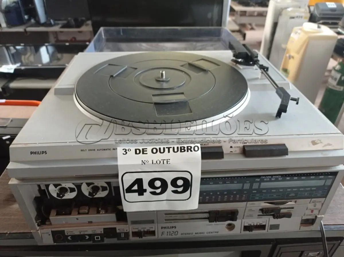 LOTE 499 - 02 TV’S DE TUBO E 01 APARELHO DE SOM 3X1 PHILIPS. (NO ESTADO) ATENÇÃO! FAZER A VISITAÇÃO ANTES DE ARREMATAR, NÃO SABEMOS SE FUNCIONA. LEILÃO NÃO TEM GARANTIA E NEM DEVOLUÇÃO, SUJEITO A POSSÍVEIS AVARIAS VISÍVEIS/OCULTAS E/OU AUSÊNCIA DE COMPONENTES.