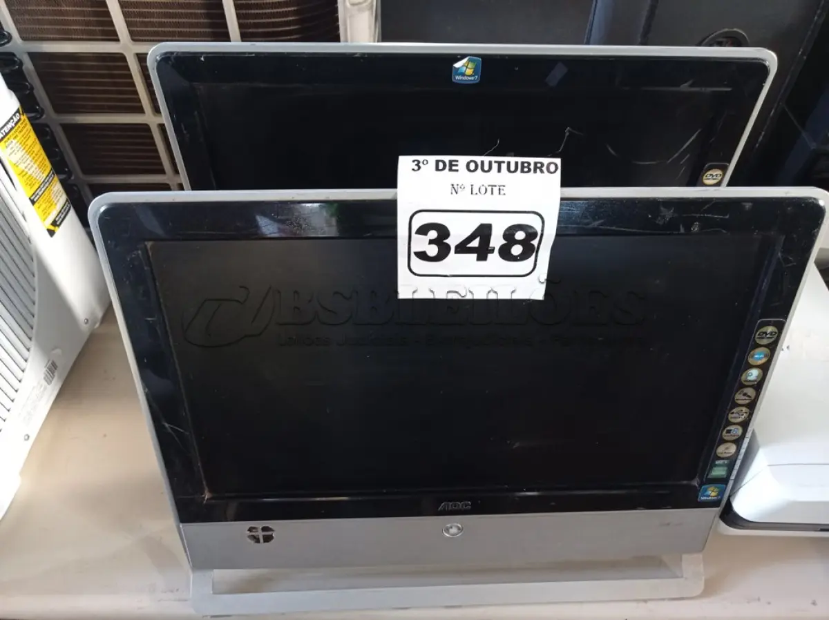 LOTE 348 - 02 COMPUTADORES ALL IN ONE MARCAS AOC. (NO ESTADO) ATENÇÃO! FAZER A VISITAÇÃO ANTES DE ARREMATAR, NÃO SABEMOS SE FUNCIONA. LEILÃO NÃO TEM GARANTIA E NEM DEVOLUÇÃO, SUJEITO A POSSÍVEIS AVARIAS VISÍVEIS/OCULTAS E/OU AUSÊNCIA DE COMPONENTES.