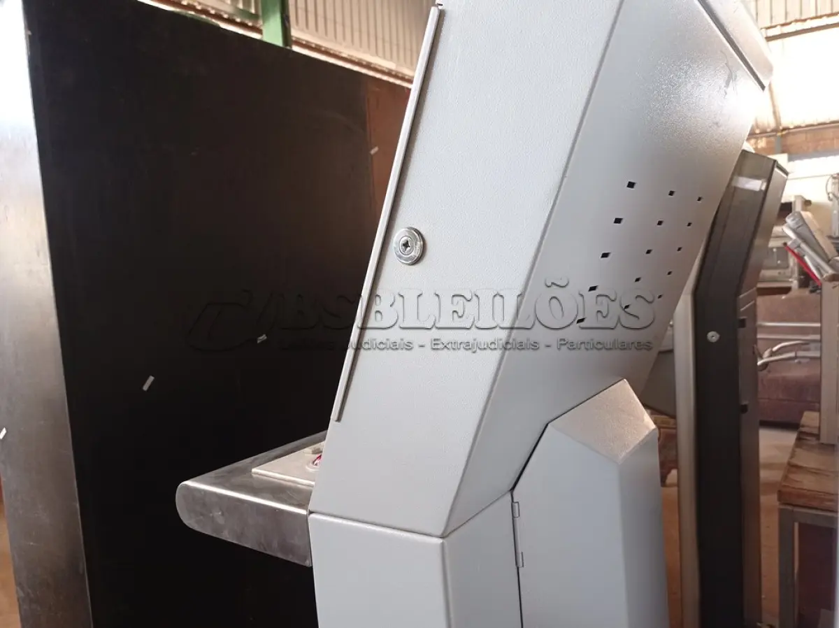 LOTE 484 - 01 TOTEM. (NO ESTADO) ATENÇÃO! FAZER A VISITAÇÃO ANTES DE ARREMATAR, NÃO SABEMOS SE FUNCIONA. LEILÃO NÃO TEM GARANTIA E NEM DEVOLUÇÃO, SUJEITO A POSSÍVEIS AVARIAS VISÍVEIS/OCULTAS E/OU AUSÊNCIA DE COMPONENTES.