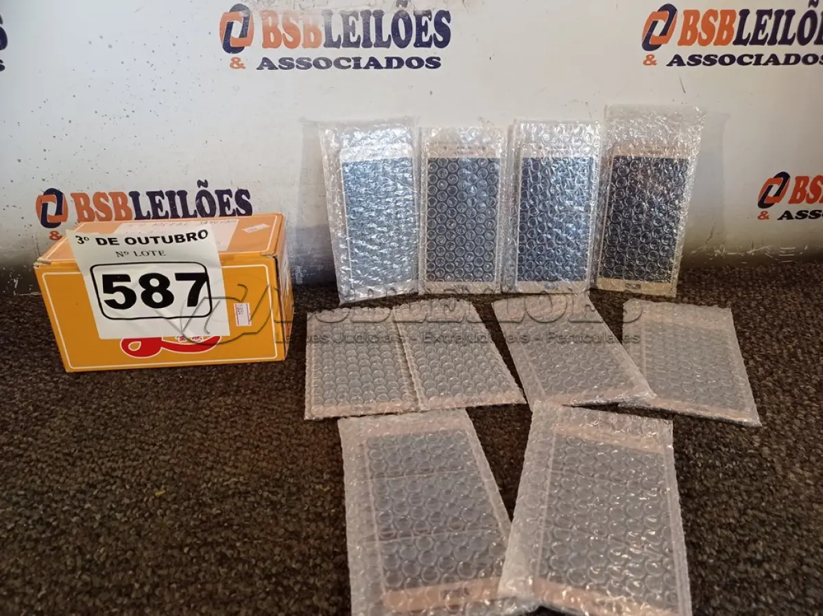 LOTE 587 - 10 PEÇAS PARA TELEFONE SAMSUNG J7 METAL. (NO ESTADO) ATENÇÃO! FAZER A VISITAÇÃO ANTES DE ARREMATAR, NÃO SABEMOS SE FUNCIONA. LEILÃO NÃO TEM GARANTIA E NEM DEVOLUÇÃO, SUJEITO A POSSÍVEIS AVARIAS VISÍVEIS/OCULTAS E/OU AUSÊNCIA DE COMPONENTES.