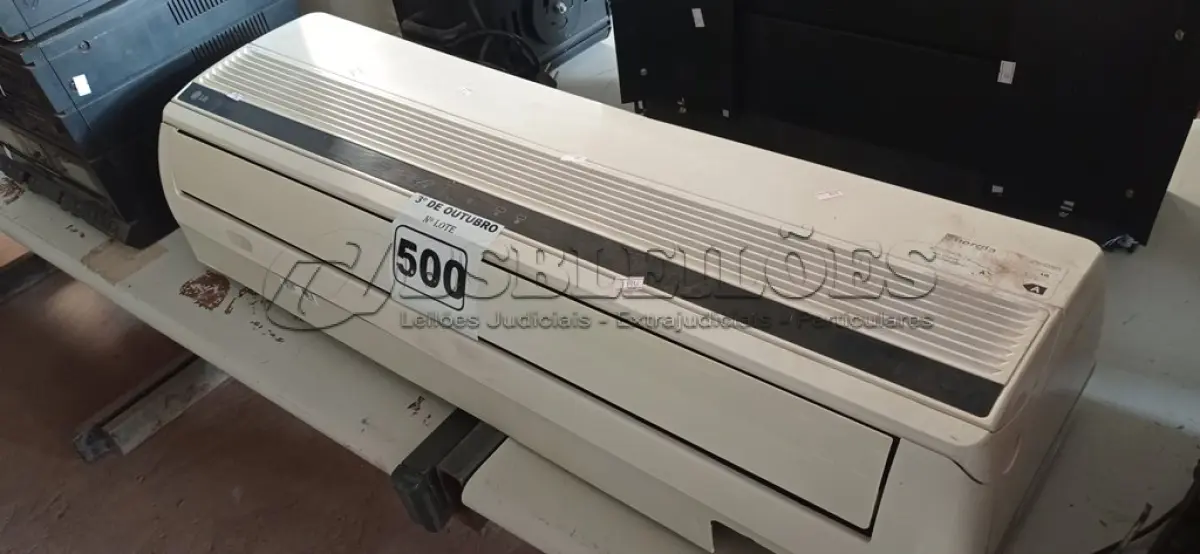LOTE 500 - 01 EVAPORADORA MARCA LG 12000BTU. (NO ESTADO) ATENÇÃO! FAZER A VISITAÇÃO ANTES DE ARREMATAR, NÃO SABEMOS SE FUNCIONA. LEILÃO NÃO TEM GARANTIA E NEM DEVOLUÇÃO, SUJEITO A POSSÍVEIS AVARIAS VISÍVEIS/OCULTAS E/OU AUSÊNCIA DE COMPONENTES.