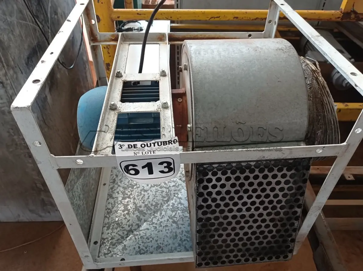 LOTE 613 - 01 EXAUSTOR. (NO ESTADO) ATENÇÃO! FAZER A VISITAÇÃO ANTES DE ARREMATAR, NÃO SABEMOS SE FUNCIONA. LEILÃO NÃO TEM GARANTIA E NEM DEVOLUÇÃO, SUJEITO A POSSÍVEIS AVARIAS VISÍVEIS/OCULTAS E/OU AUSÊNCIA DE COMPONENTES.