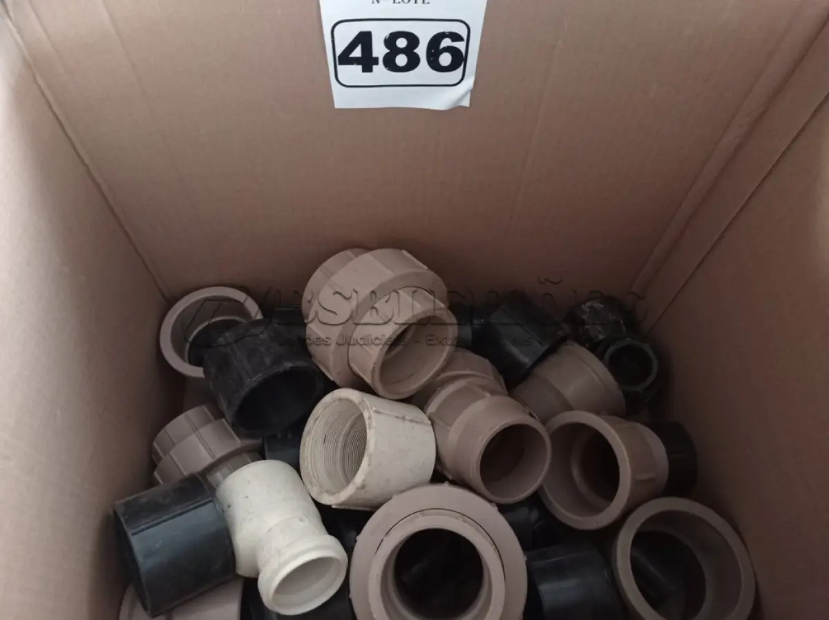 LOTE 486 - 01 LOTE COM CONEXÕES HIDRÁULICAS DIVERSAS. (NO ESTADO) ATENÇÃO! FAZER A VISITAÇÃO ANTES DE ARREMATAR, NÃO SABEMOS SE FUNCIONA. LEILÃO NÃO TEM GARANTIA E NEM DEVOLUÇÃO, SUJEITO A POSSÍVEIS AVARIAS VISÍVEIS/OCULTAS E/OU AUSÊNCIA DE COMPONENTES.